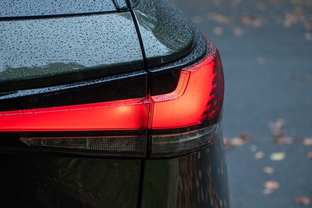 لكزس-rx-phev-المربع-نت-31