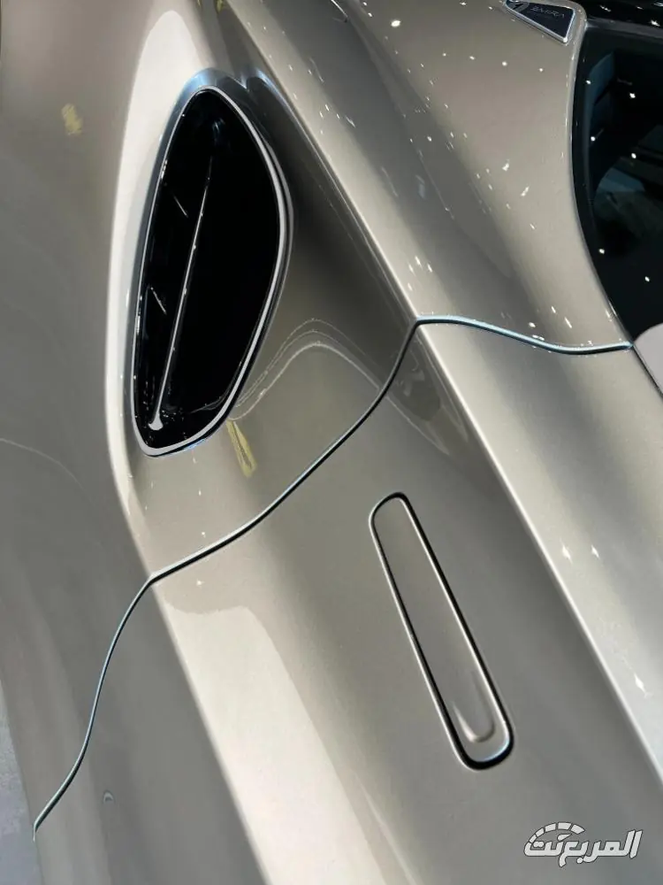 لوتس اميرا 2025 32