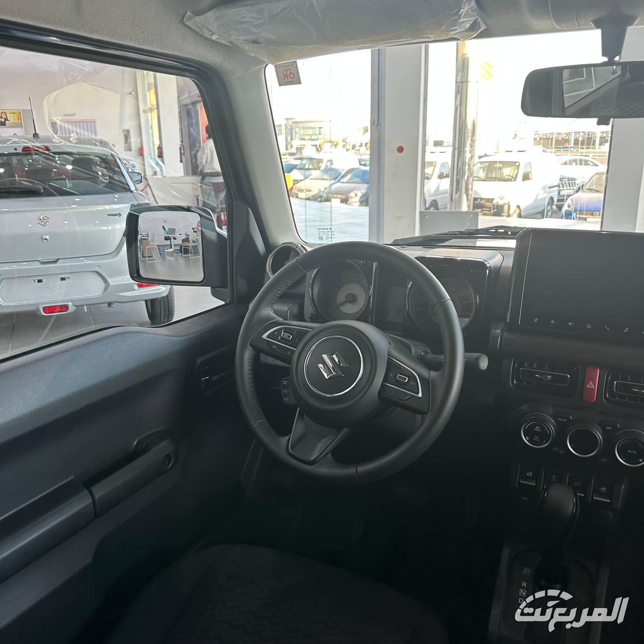 صور سوزوكي جيمني 2025 من المقصورة