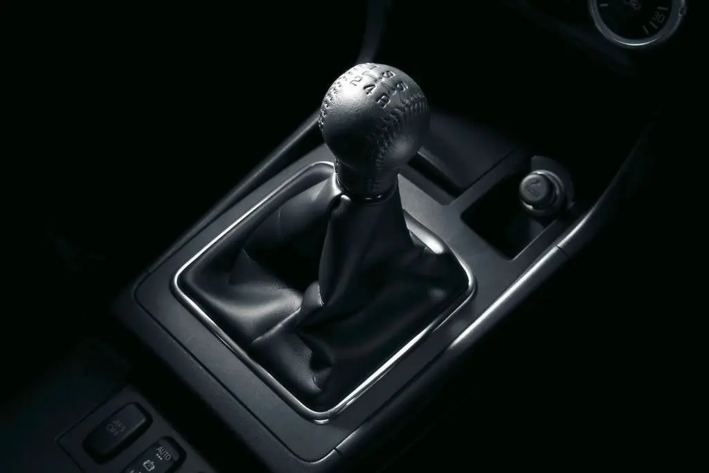 كيف تختبر القير بنفسك بدون فني قبل شراء سيارة مستعملة؟