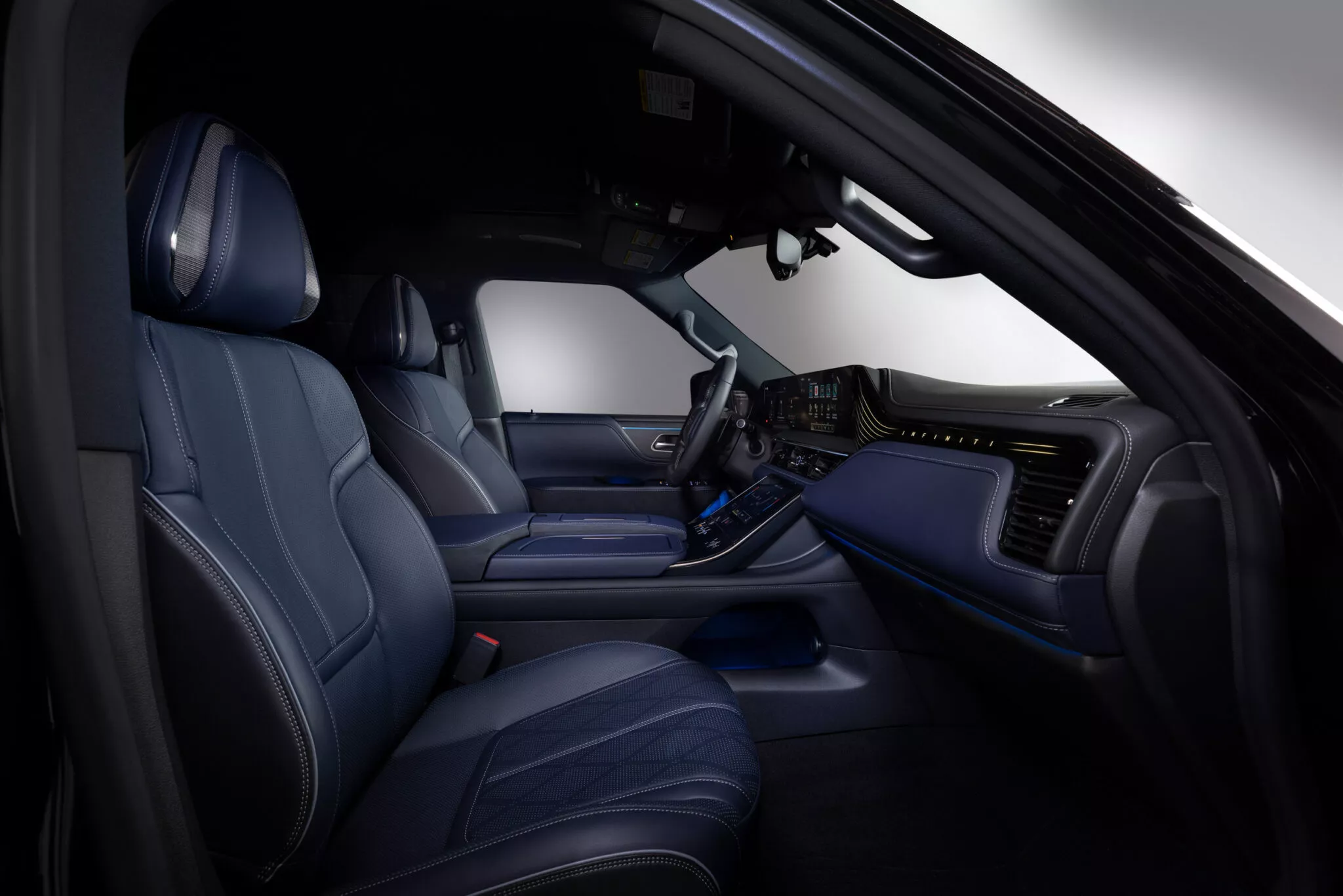 انفينيتي QX80 موديل 2026 ينطلق بفئة سبورت جديدة وتحديثات جمالية 14