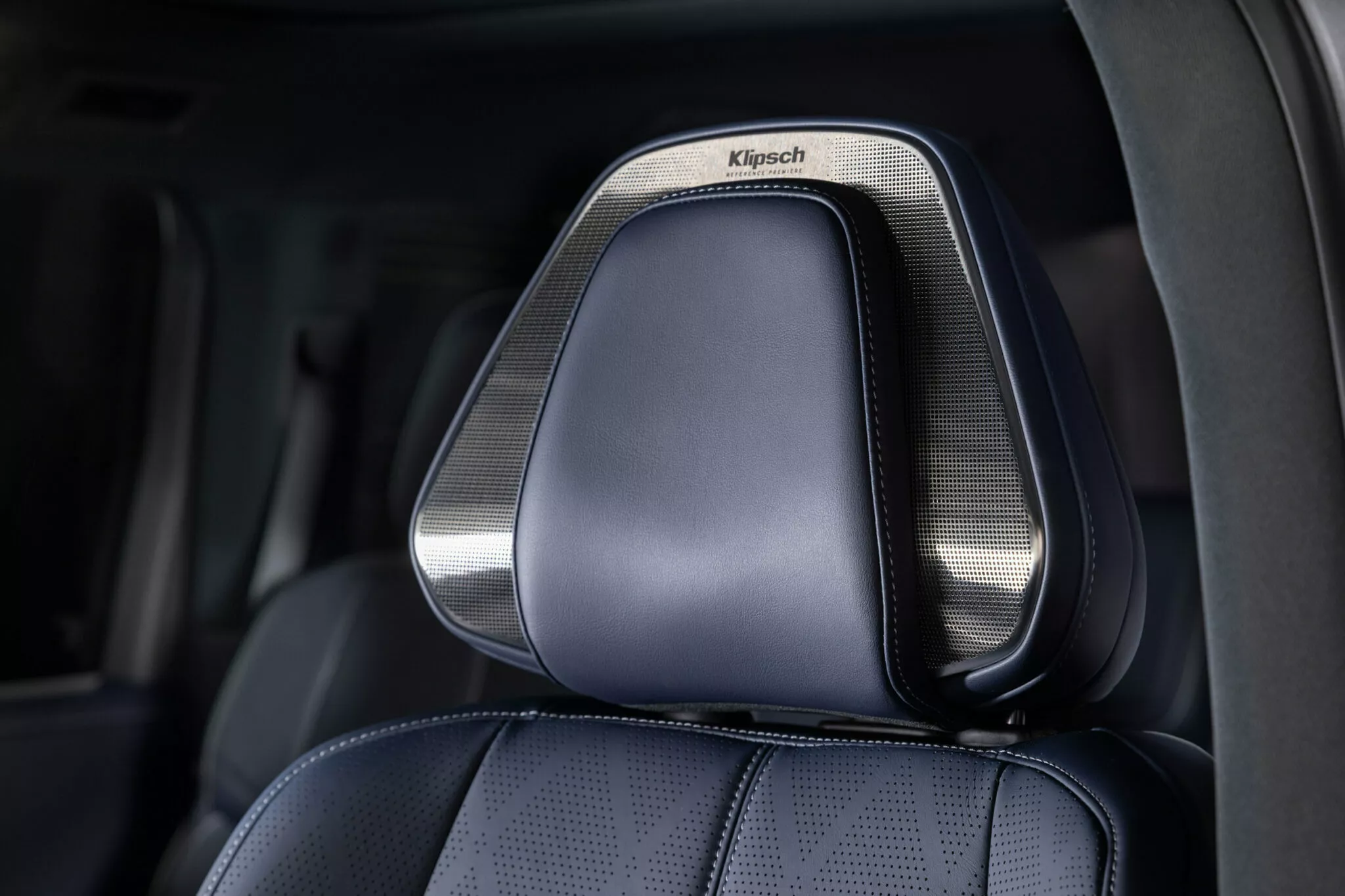 انفينيتي QX80 موديل 2026 ينطلق بفئة سبورت جديدة وتحديثات جمالية 16