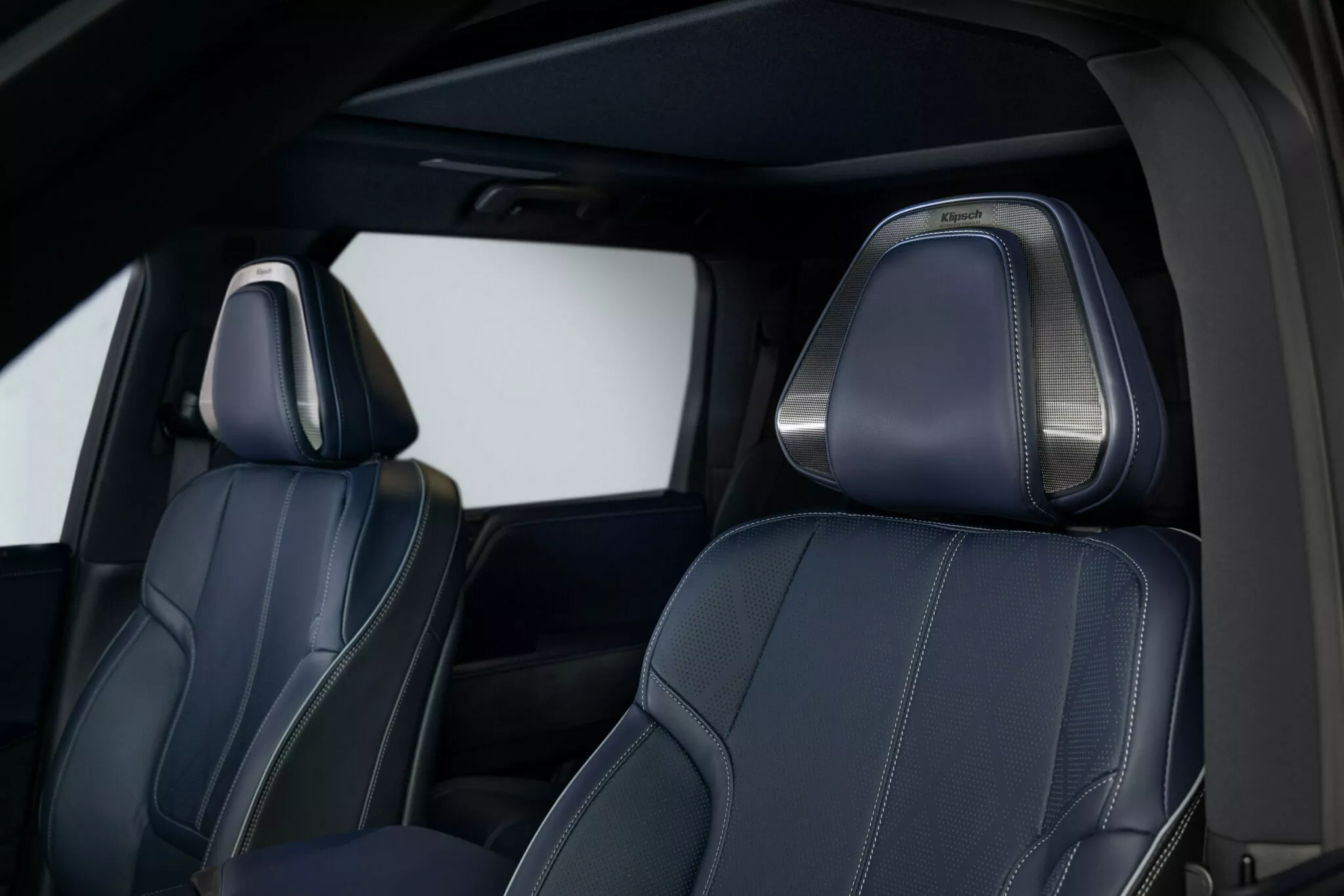 انفينيتي QX80 موديل 2026 ينطلق بفئة سبورت جديدة وتحديثات جمالية 17