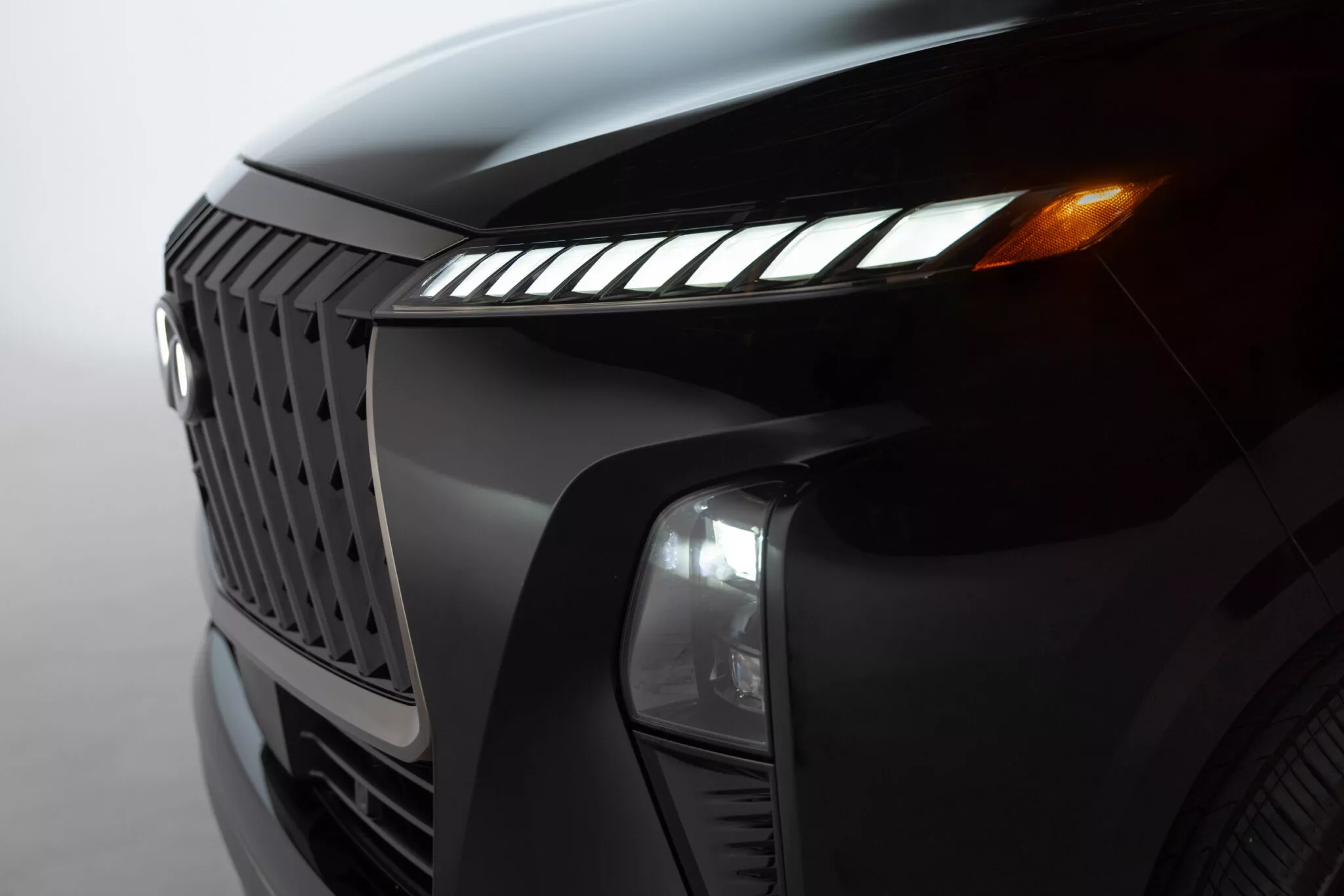 انفينيتي QX80 موديل 2026 ينطلق بفئة سبورت جديدة وتحديثات جمالية 21