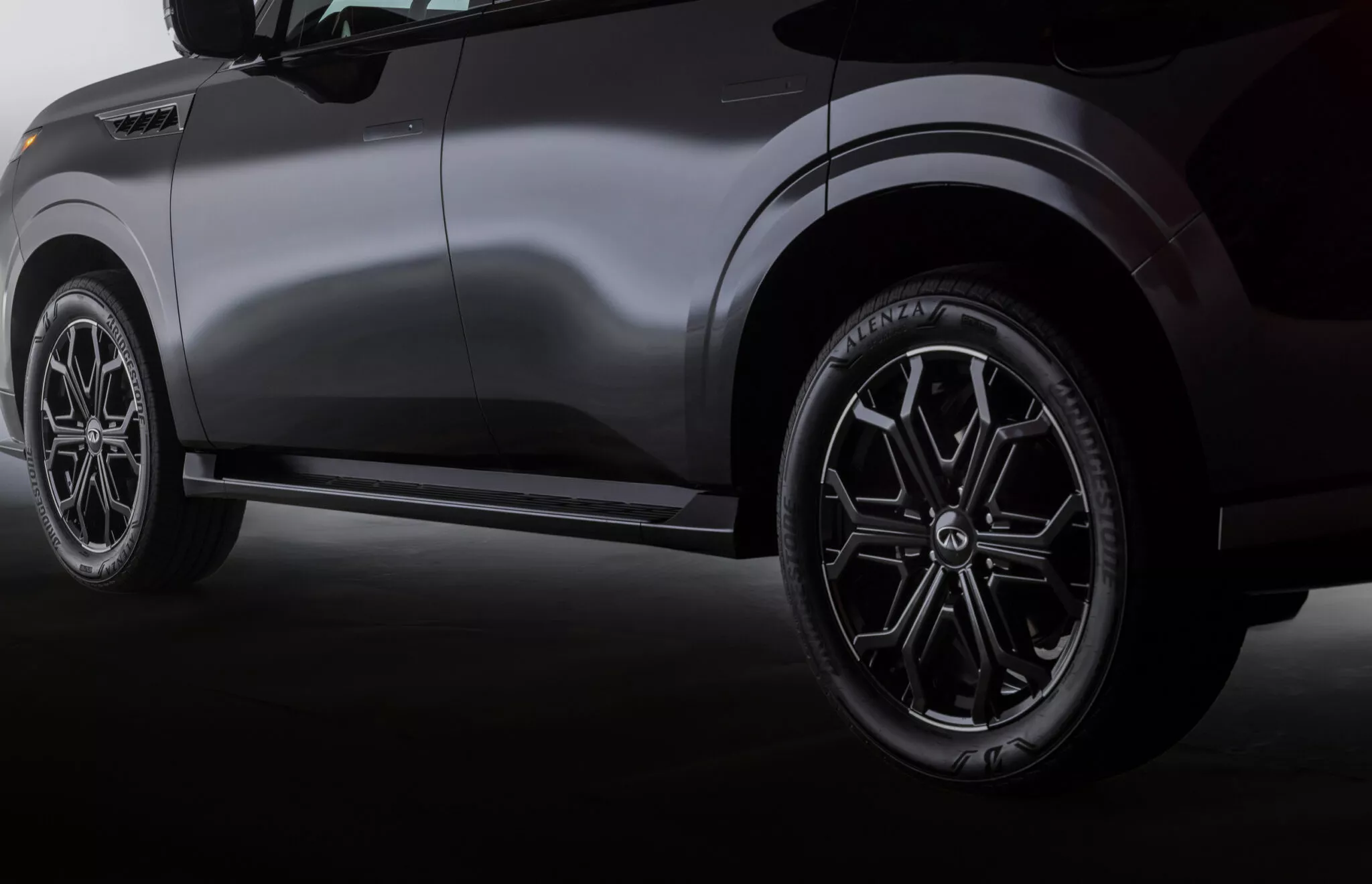 انفينيتي QX80 موديل 2026 ينطلق بفئة سبورت جديدة وتحديثات جمالية 22