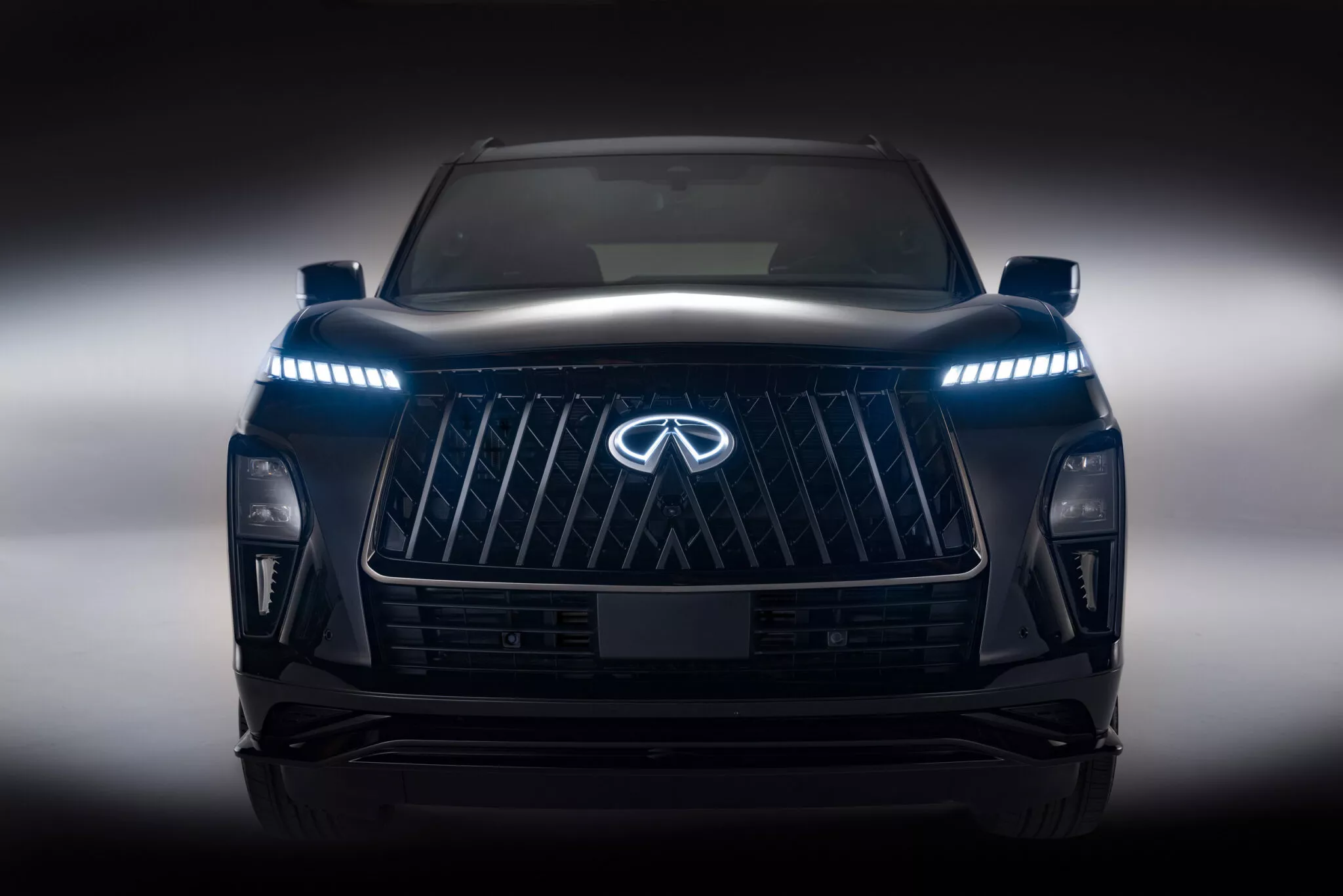 انفينيتي QX80 موديل 2026 ينطلق بفئة سبورت جديدة وتحديثات جمالية 8