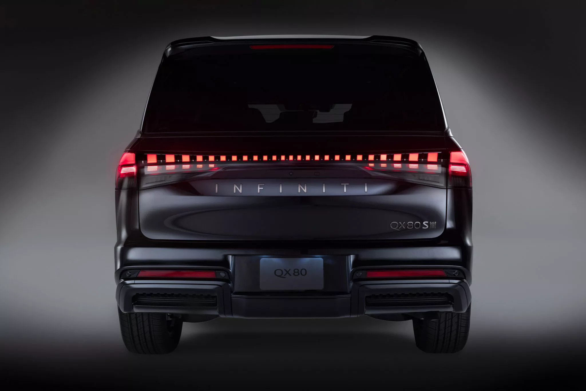 انفينيتي QX80 موديل 2026 ينطلق بفئة سبورت جديدة وتحديثات جمالية 11