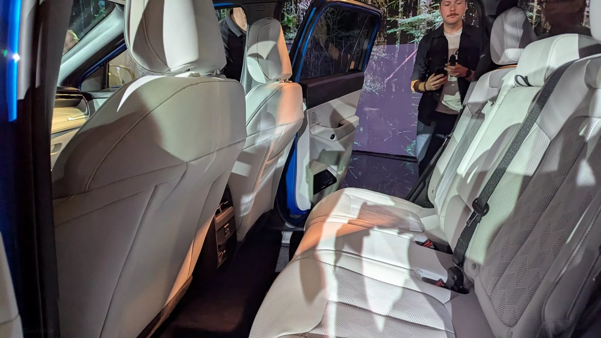 جيب شيروكي 2026 الجيل الجديد كلياً ينطلق بحجم أكبر وداخلية أفخم ومحرك هايبرد 19