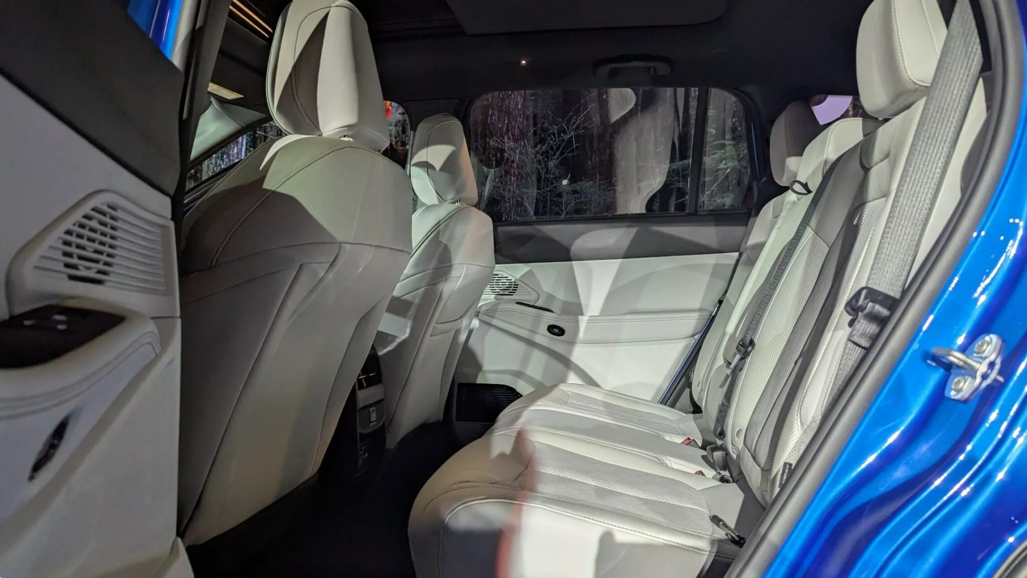 جيب شيروكي 2026 الجيل الجديد كلياً ينطلق بحجم أكبر وداخلية أفخم ومحرك هايبرد 24