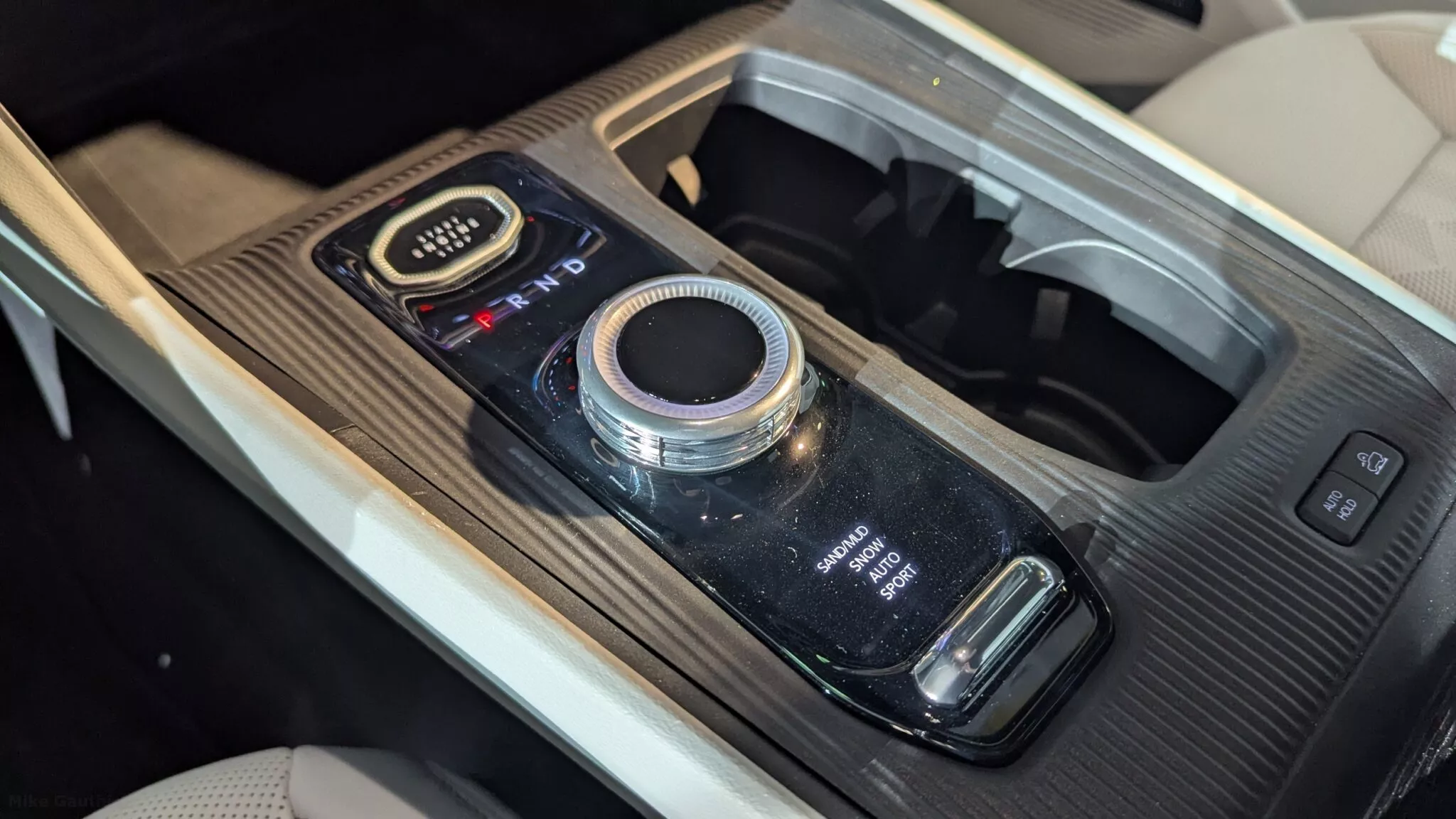 جيب شيروكي 2026 الجيل الجديد كلياً ينطلق بحجم أكبر وداخلية أفخم ومحرك هايبرد 30