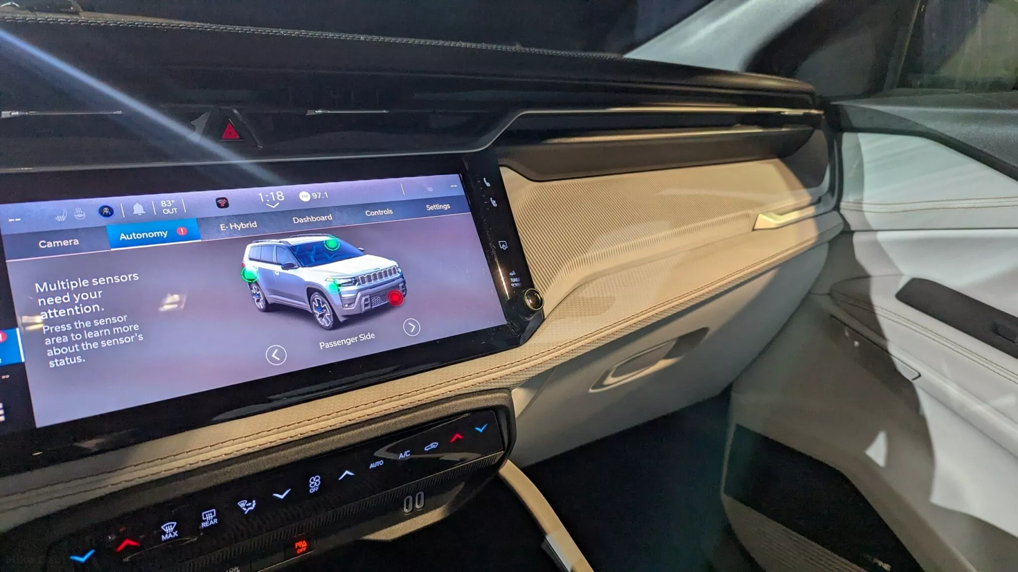 جيب شيروكي 2026 الجيل الجديد كلياً ينطلق بحجم أكبر وداخلية أفخم ومحرك هايبرد 31