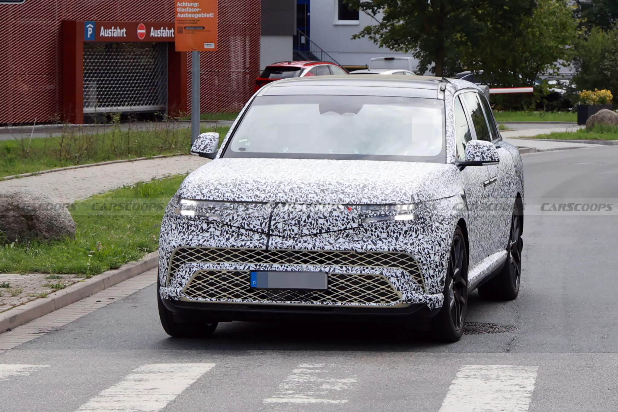 جينيسيس GV90 الأفخم والأكبر للعلامة تظهر أثناء اختبارها مع اقتراب التدشين 4