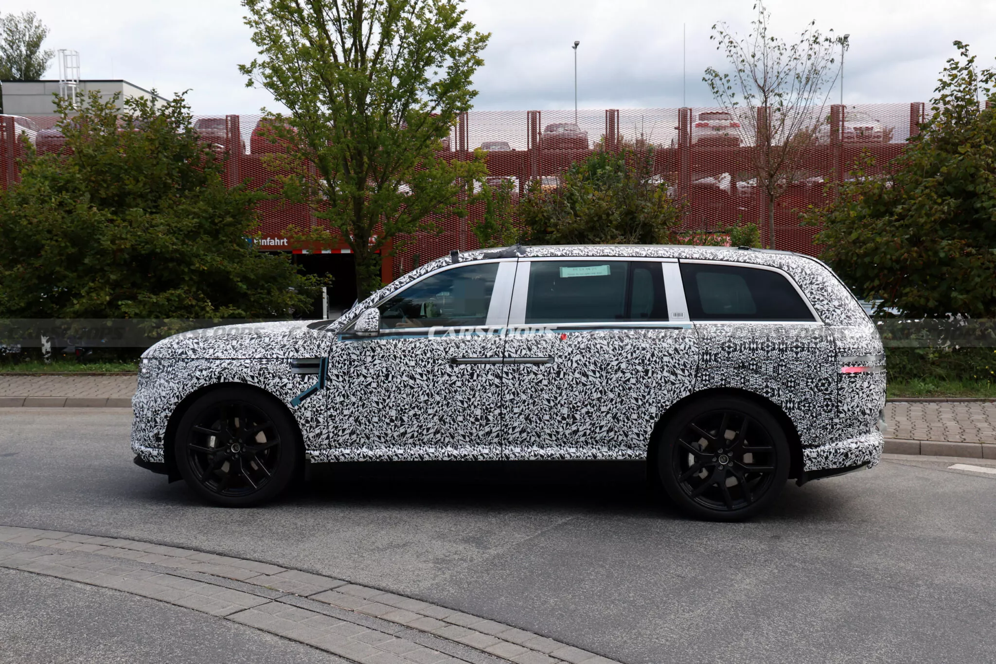 جينيسيس GV90 الأفخم والأكبر للعلامة تظهر أثناء اختبارها مع اقتراب التدشين 10