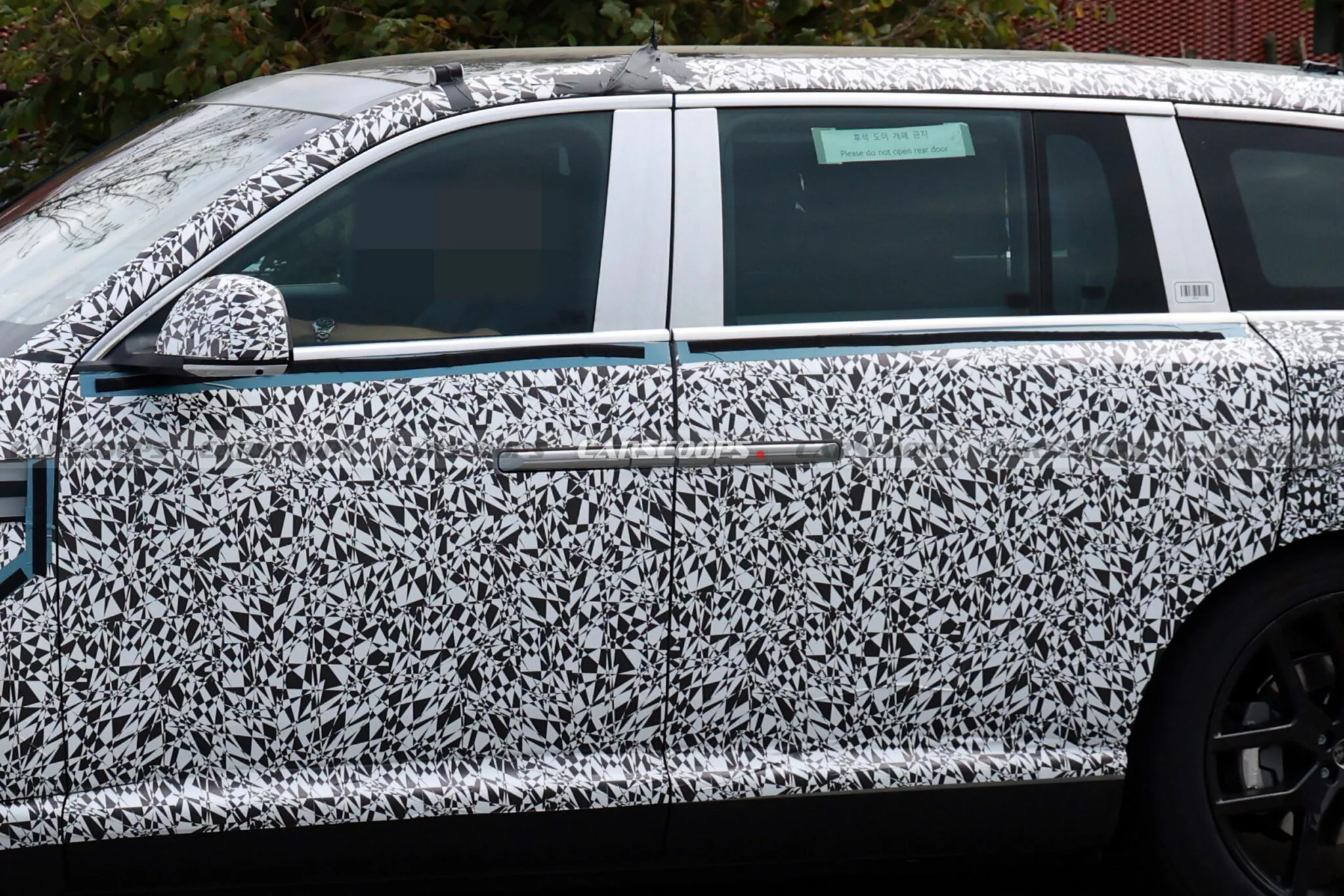 جينيسيس GV90 الأفخم والأكبر للعلامة تظهر أثناء اختبارها مع اقتراب التدشين 9