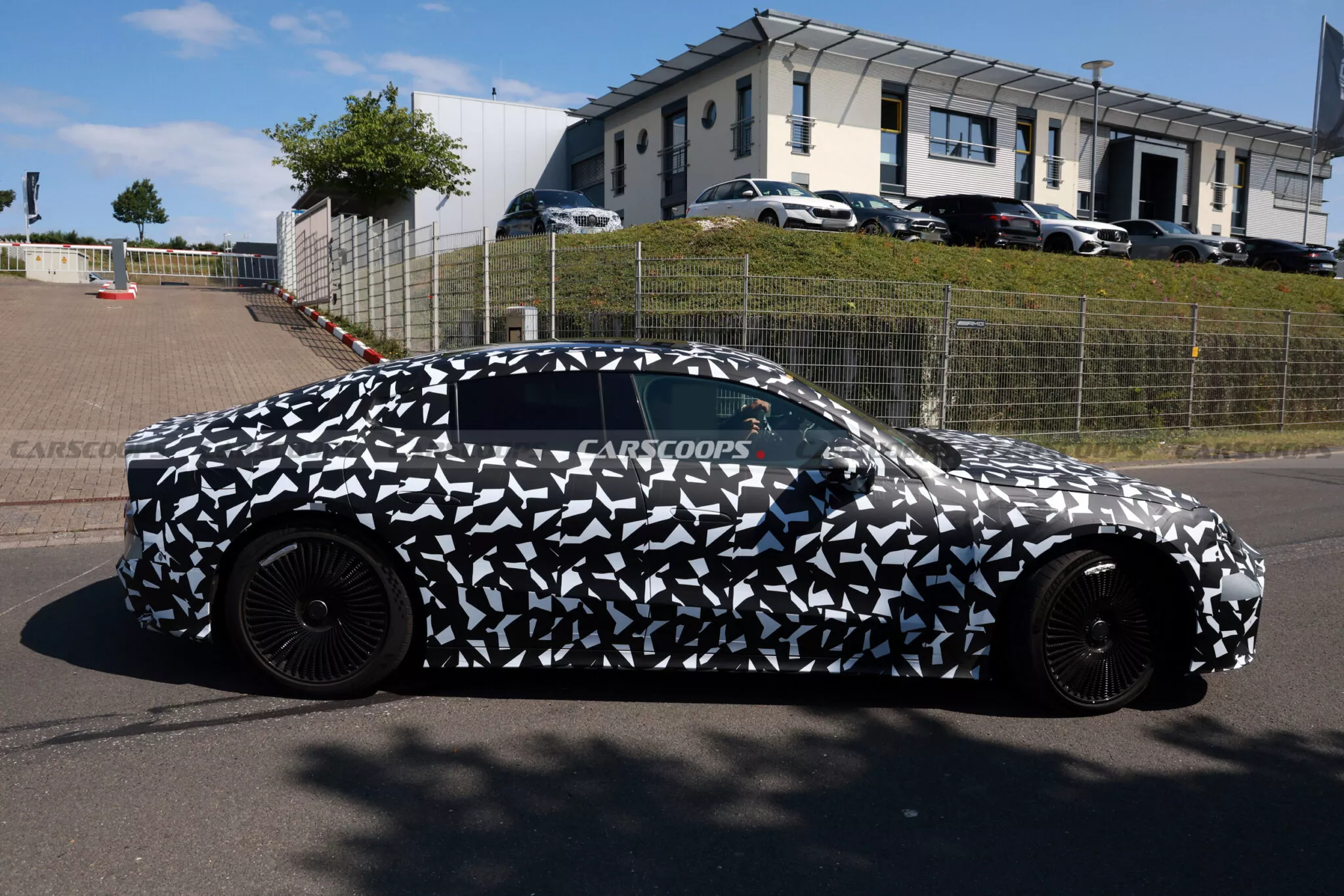 رصد داخلية أقوى سيارة في تاريخ مرسيدس لأول مرة أثناء اختبارها رصد داخلية أقوى سيارة في تاريخ مرسيدس لأول مرة أثناء اختبارها 9