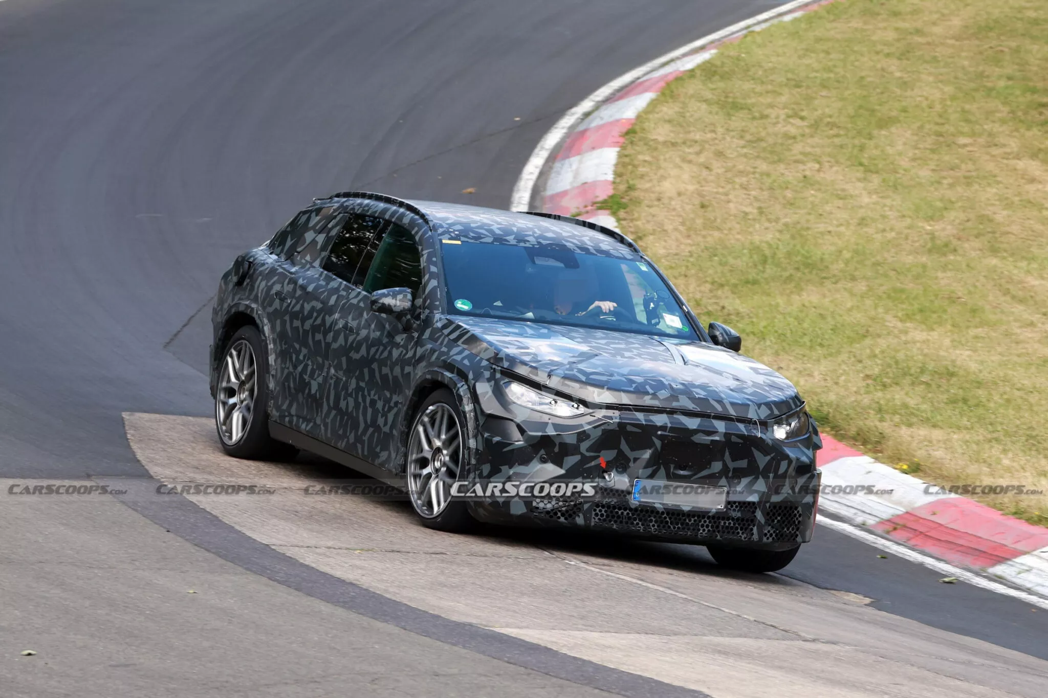 رصد أقوى مرسيدس SUV في تاريخ العلامة أثناء اختبارها مع اقتراب التدشين رصد أقوى مرسيدس SUV في تاريخ العلامة أثناء اختبارها مع اقتراب التدشين 3