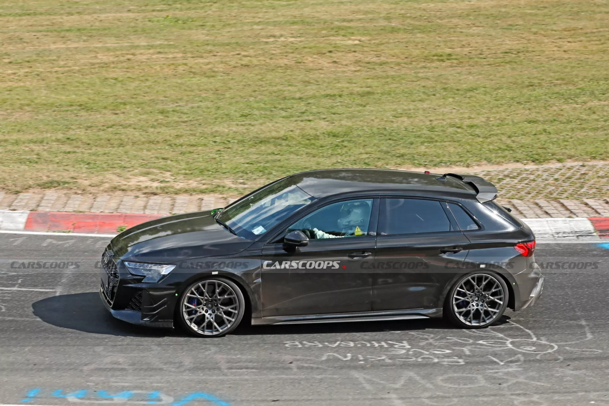 اودي ستودع محرك 5 سلندر الأسطوري بأقوى هاتشباك في العالم اودي ستودع محرك 5 سلندر الأسطوري بأقوى هاتشباك في العالم 11