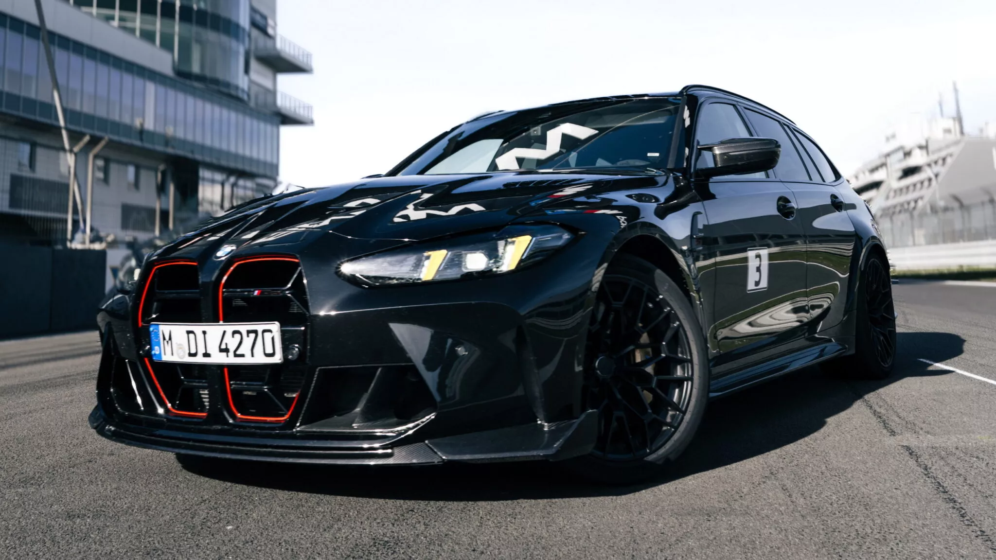 بي ام دبليو M3 CS تورينج تحطم الرقم القياسي لسيارات الواجن على حلبة نوربورغرينغ 3