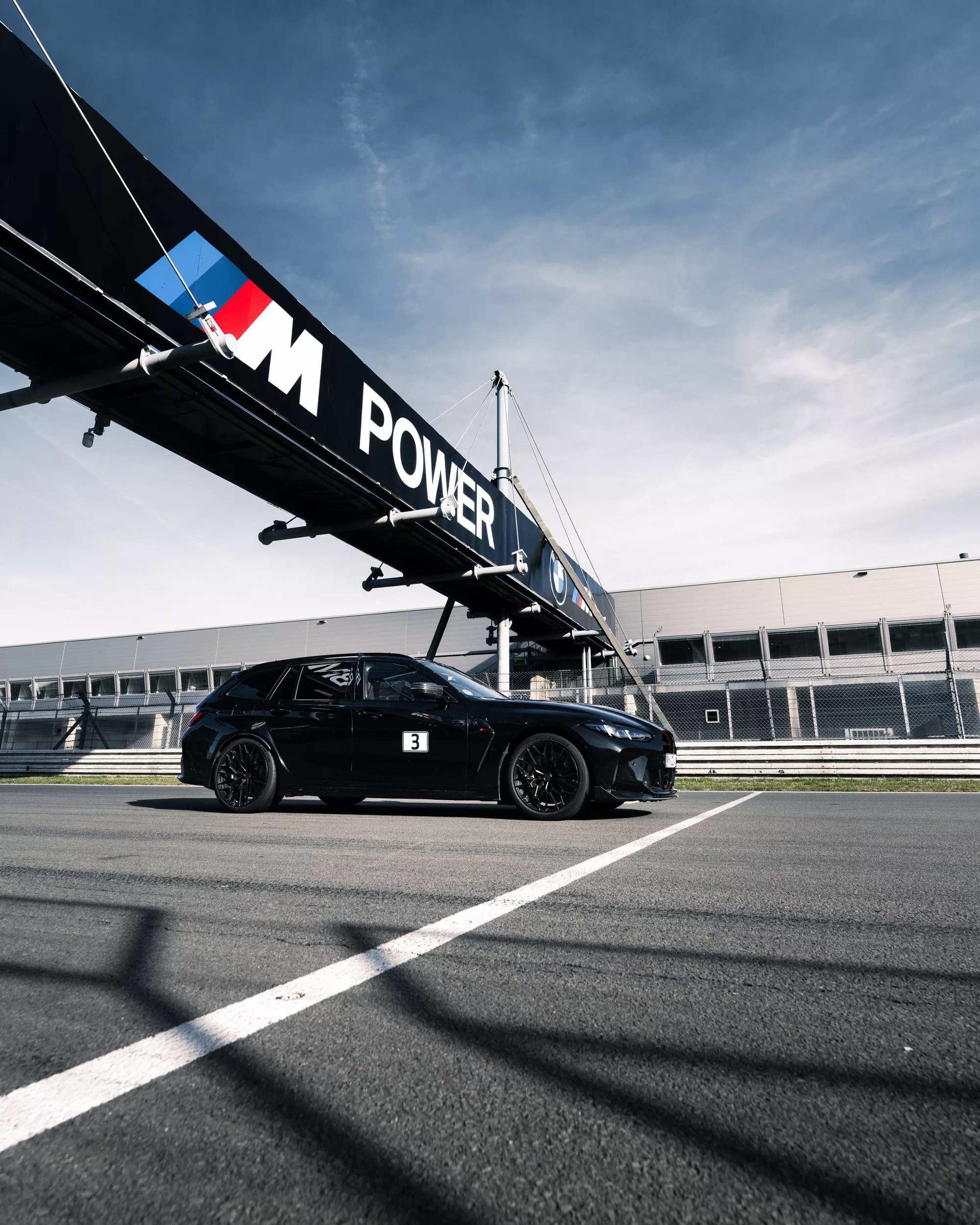 بي ام دبليو M3 CS تورينج تحطم الرقم القياسي لسيارات الواجن على حلبة نوربورغرينغ 6