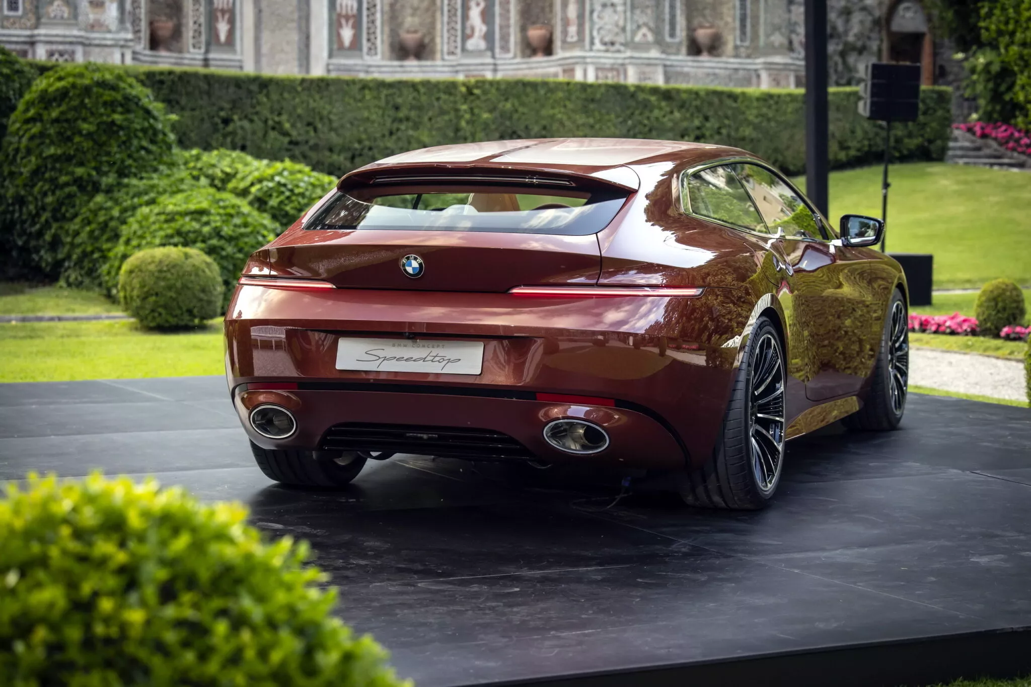 بي ام دبليو تبيع جميع نسخ سبيدتوب المدهشة خلال ساعات من تدشينها بسعر يتجاوز 2 مليون ريال 6