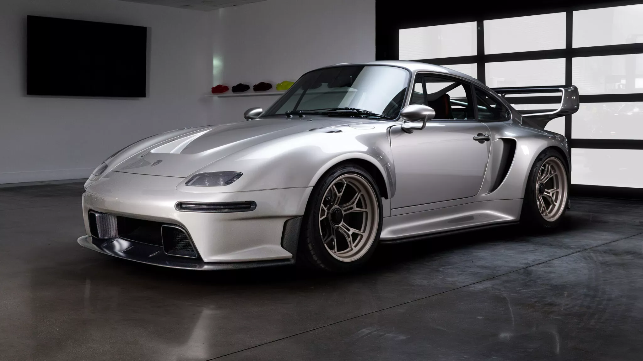 بورش 911 كلاسيكية تحصل على إصدار أمريكي حصري جداً بقوة 1000 حصان 21