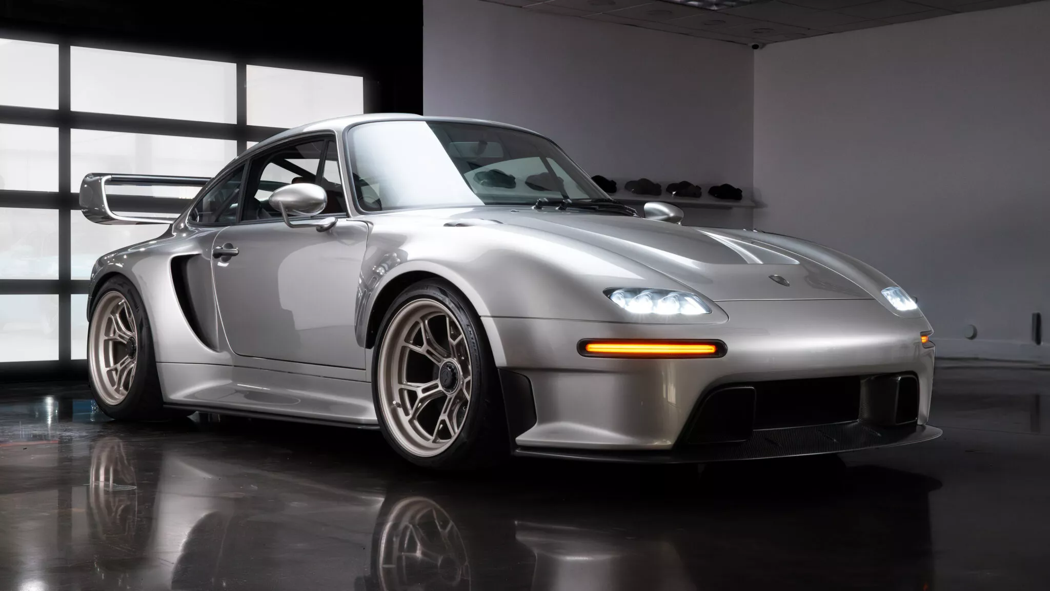 بورش 911 كلاسيكية تحصل على إصدار أمريكي حصري جداً بقوة 1000 حصان 24