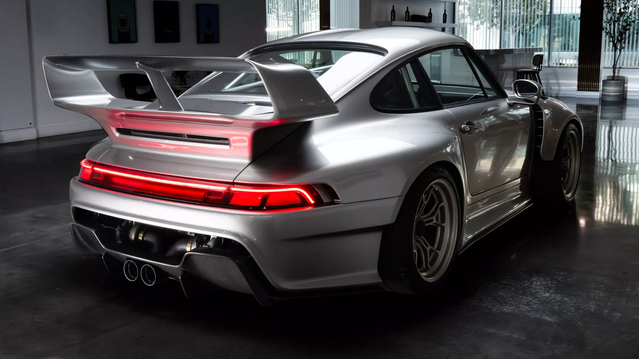 بورش 911 كلاسيكية تحصل على إصدار أمريكي حصري جداً بقوة 1000 حصان 25