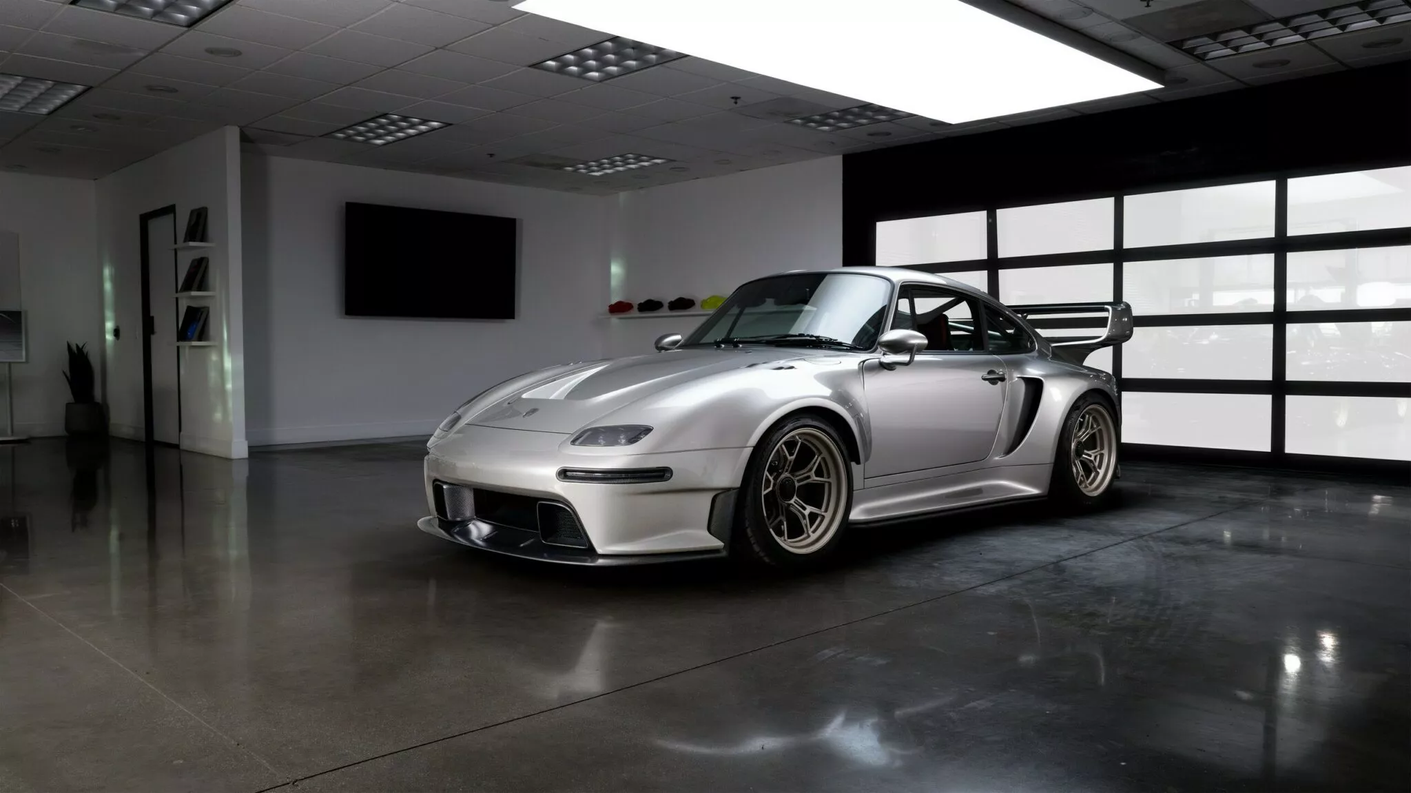 بورش 911 كلاسيكية تحصل على إصدار أمريكي حصري جداً بقوة 1000 حصان 4