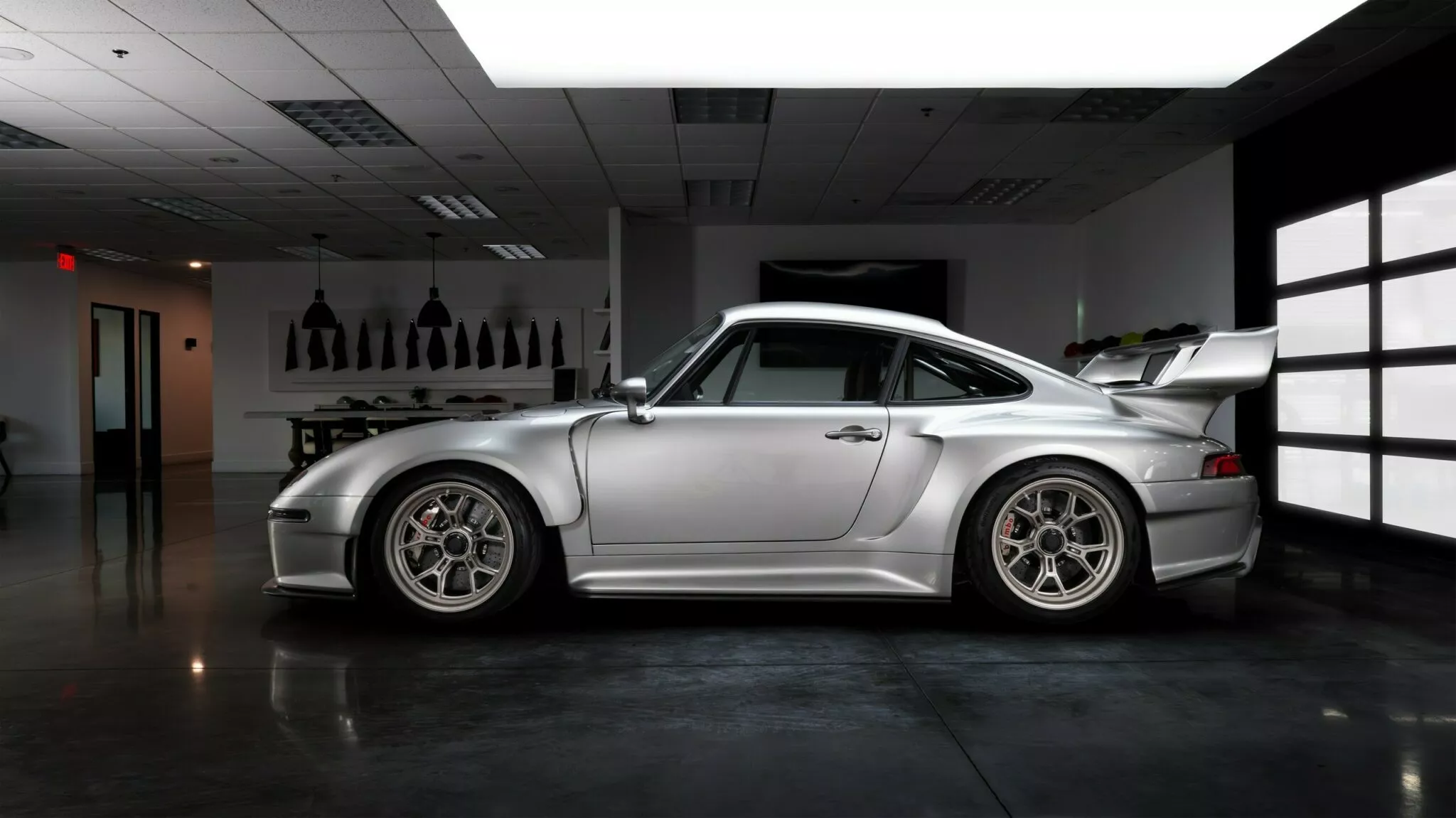 بورش 911 كلاسيكية تحصل على إصدار أمريكي حصري جداً بقوة 1000 حصان 5