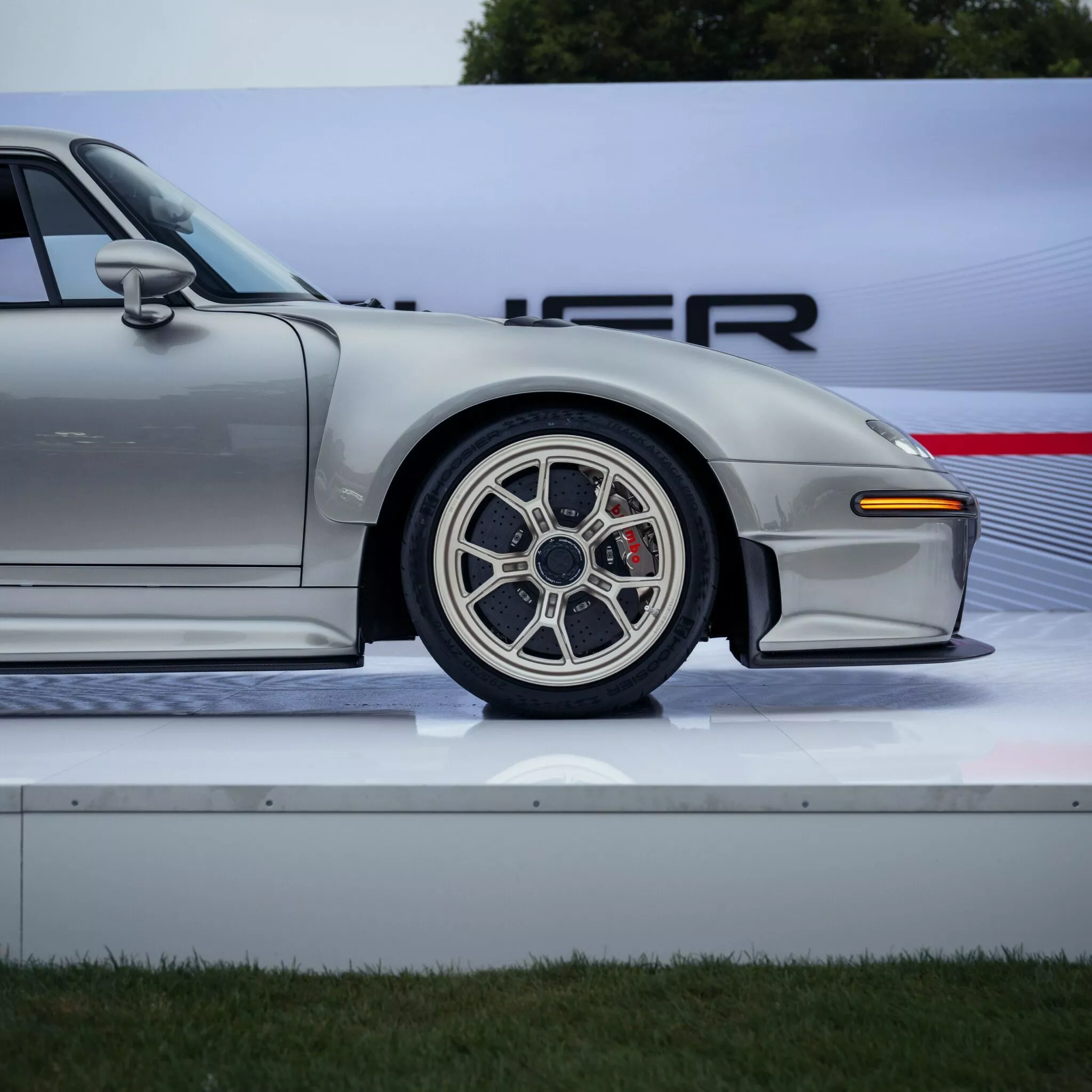 بورش 911 كلاسيكية تحصل على إصدار أمريكي حصري جداً بقوة 1000 حصان 2