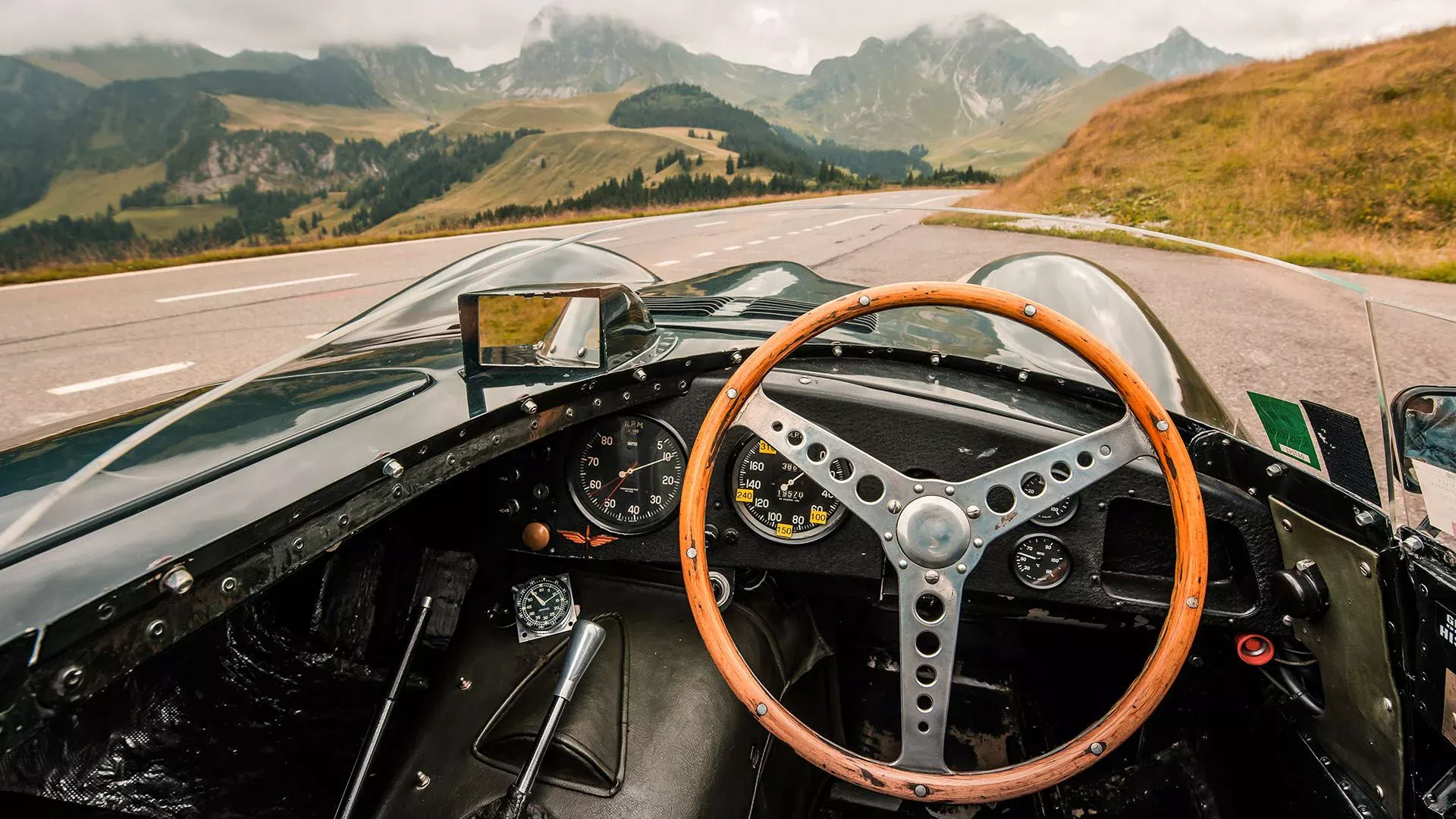 جاكوار D-Type.. أسطورة السباقات تعود للأضواء وتُعرض للبيع في مزاد 4