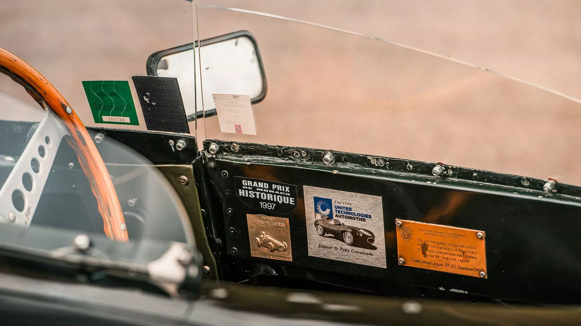 جاكوار D-Type.. أسطورة السباقات تعود للأضواء وتُعرض للبيع في مزاد 14