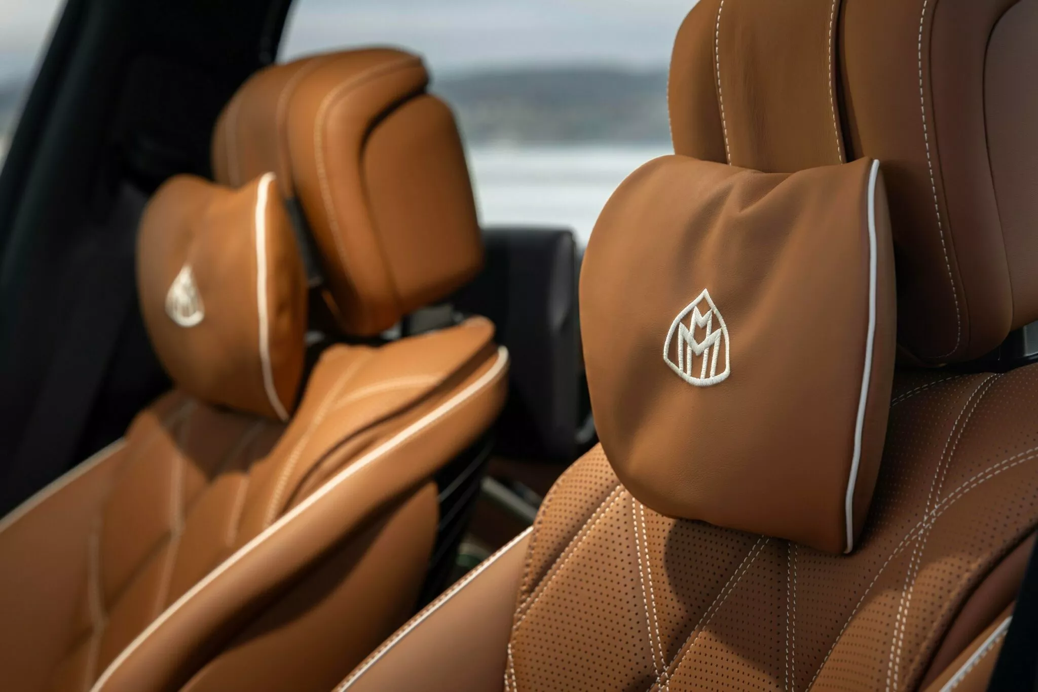 مرسيدس مايباخ S680 إصدار إميرالد آيل.. أفخم سيدان من الصانع الألماني 13