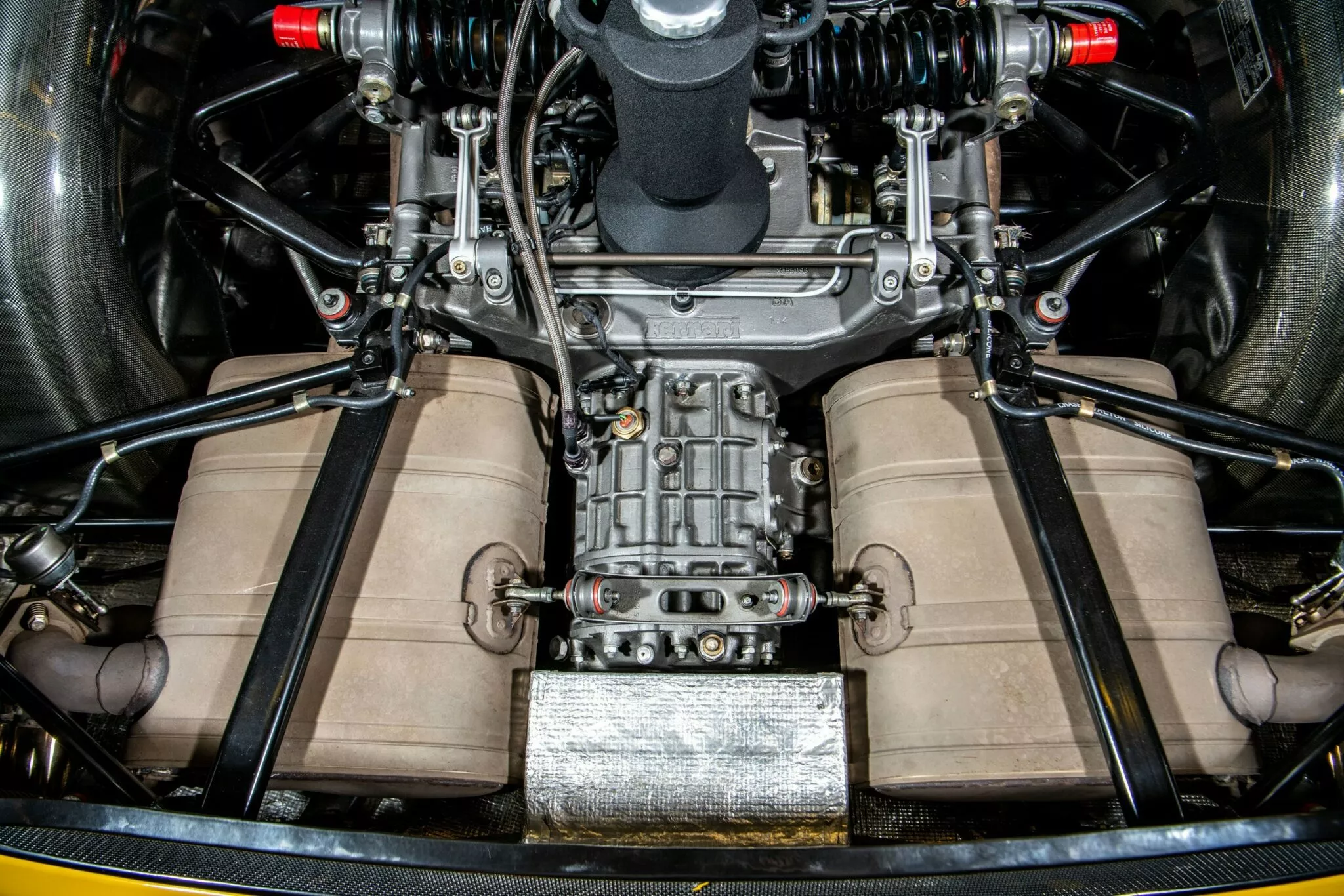 فيراري F50 تكسر الرقم القياسي في مزاد أمريكي 17