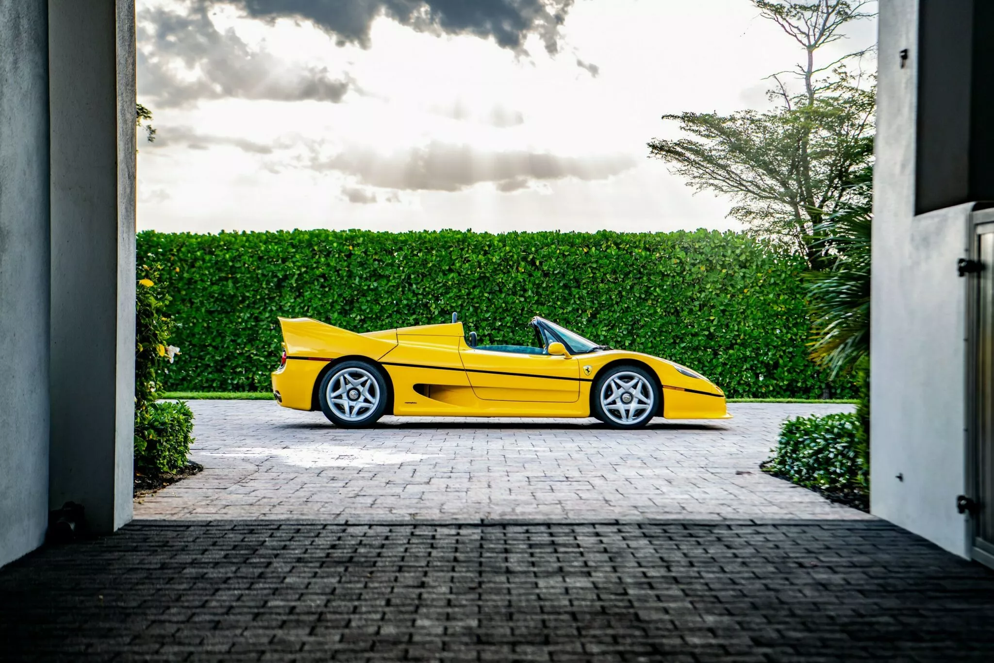 فيراري F50 تكسر الرقم القياسي في مزاد أمريكي 1