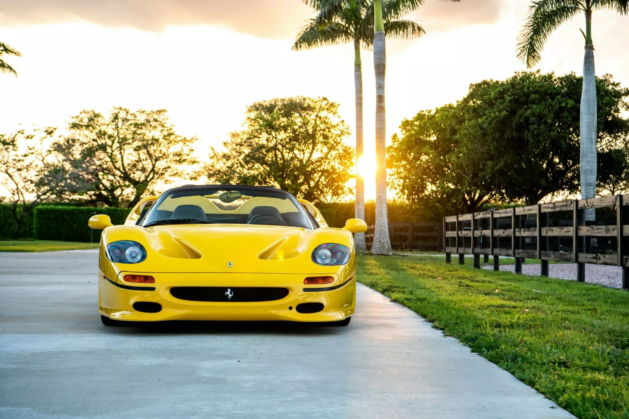 فيراري F50 تكسر الرقم القياسي في مزاد أمريكي 10