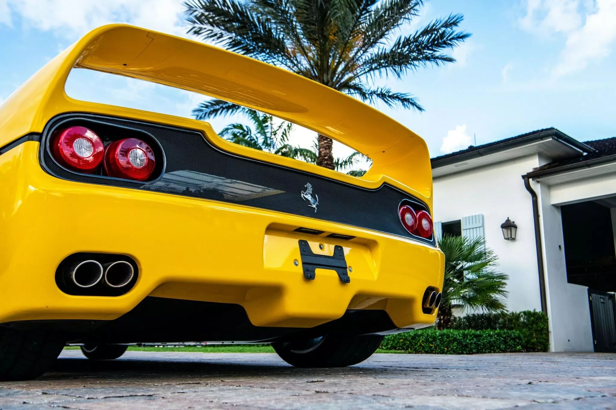 فيراري F50 تكسر الرقم القياسي في مزاد أمريكي 12