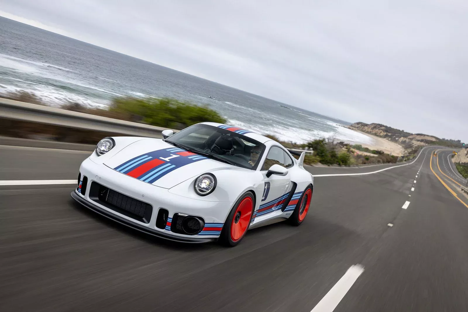 بورش 911 تحصل على أحد أجمل إصداراتها المعدلة من ريزفاني 12