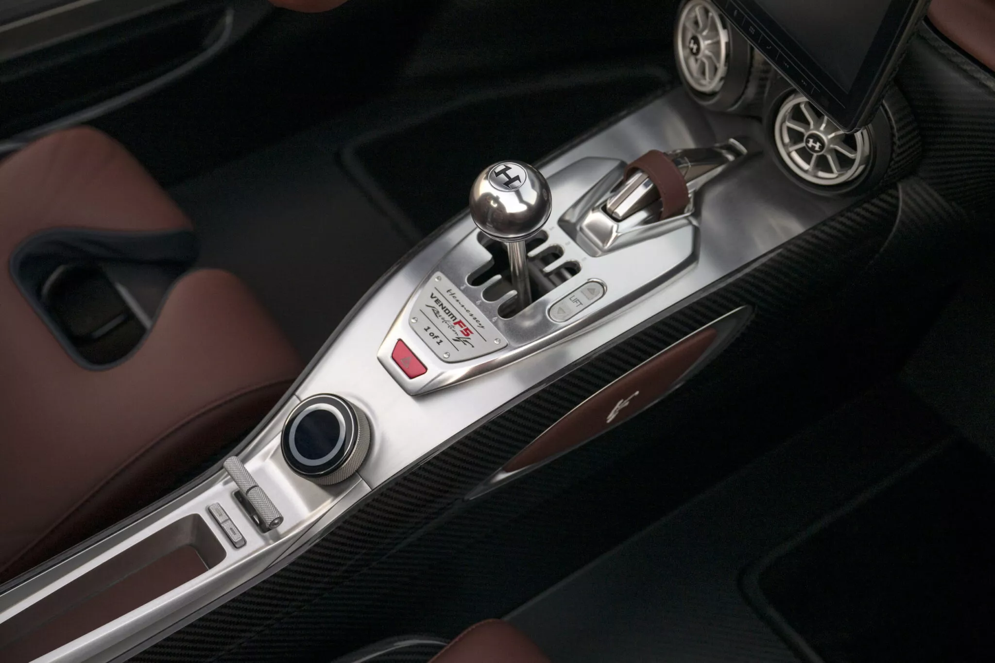 هينيسي فينوم F5 ريفولوشن الجديدة هي أقوى سيارة ناقل يدوي في التاريخ 16