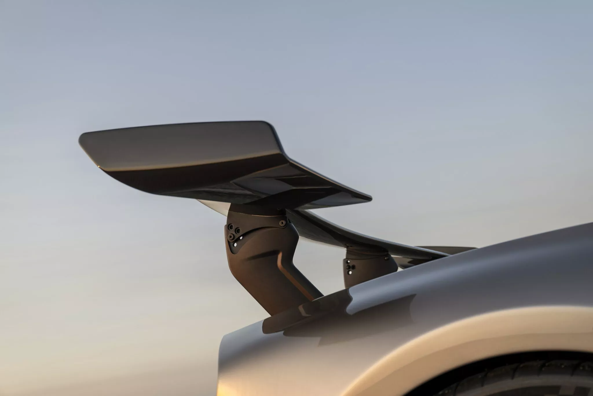 هينيسي فينوم F5 ريفولوشن الجديدة هي أقوى سيارة ناقل يدوي في التاريخ 29