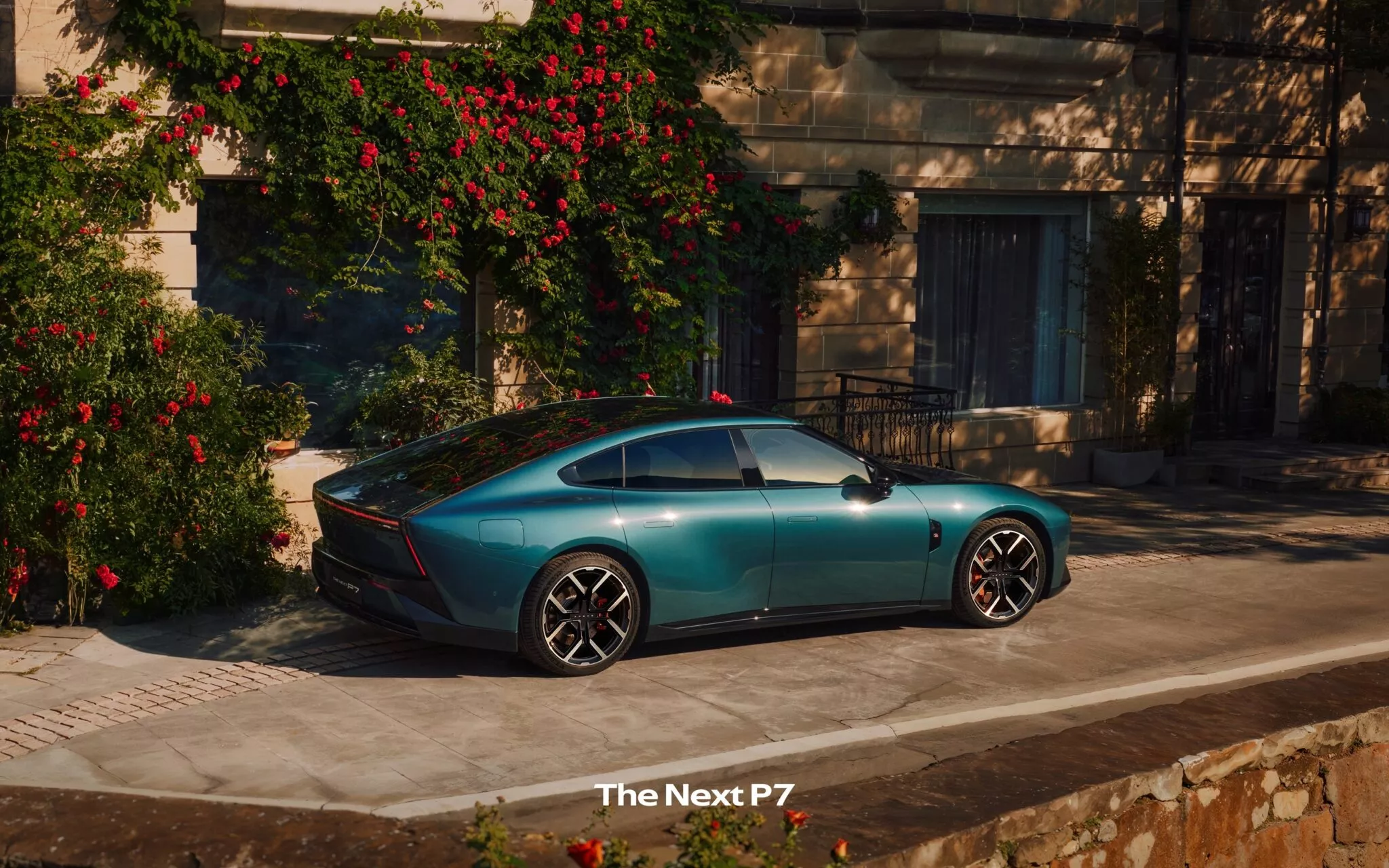 تدشين اكس بينغ P7 الجديدة بتصميم ملفت وأكبر شاشة أمامية في عالم السيارات 7