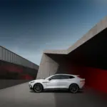 استون-مارتن-dbx-s-المربع-نت-10