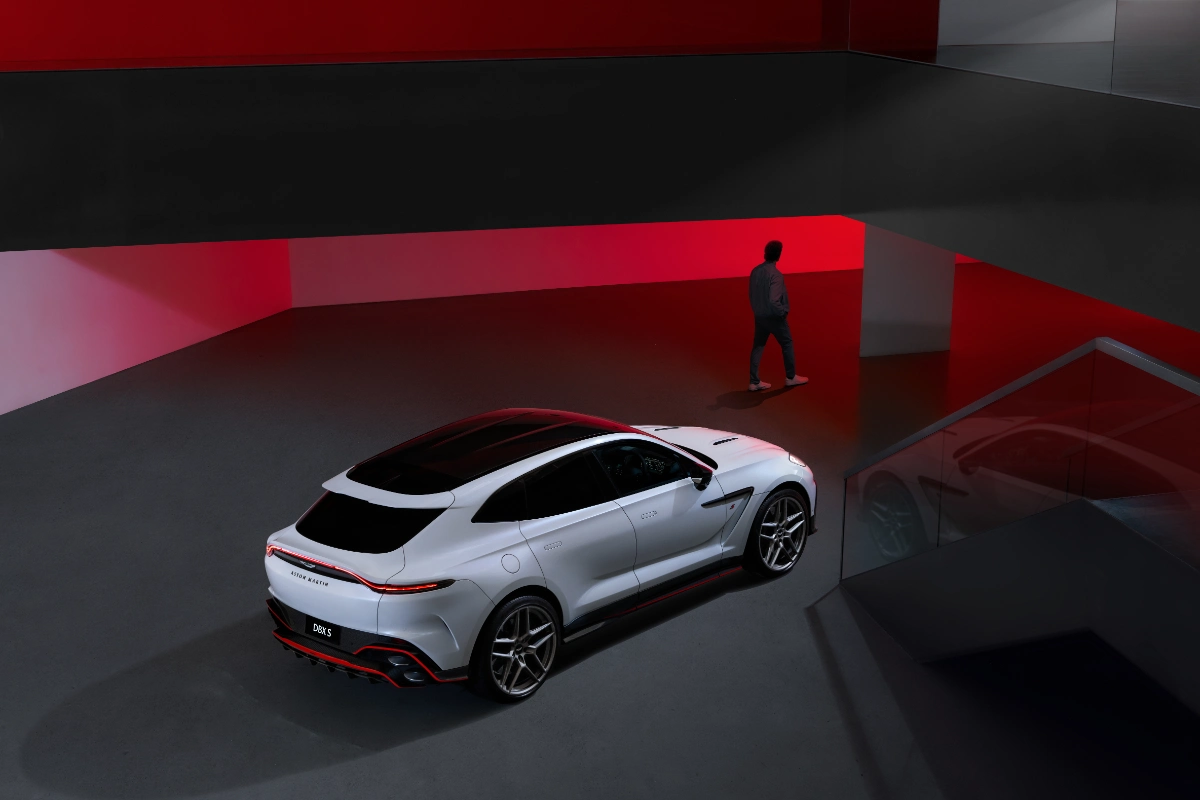 استون-مارتن-dbx-s-المربع-نت-11