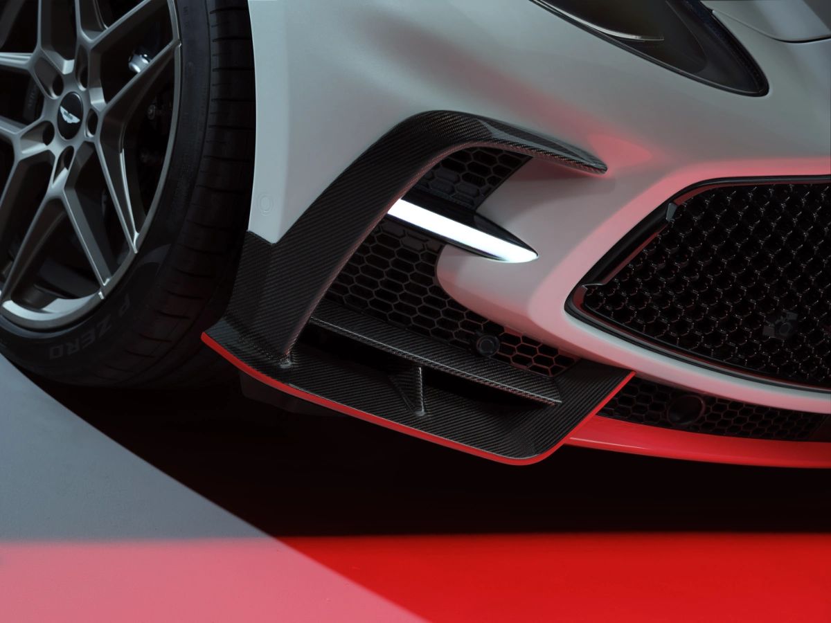 استون-مارتن-dbx-s-المربع-نت-19