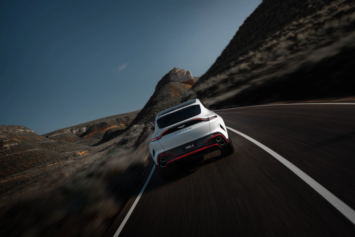 استون-مارتن-dbx-s-المربع-نت-9