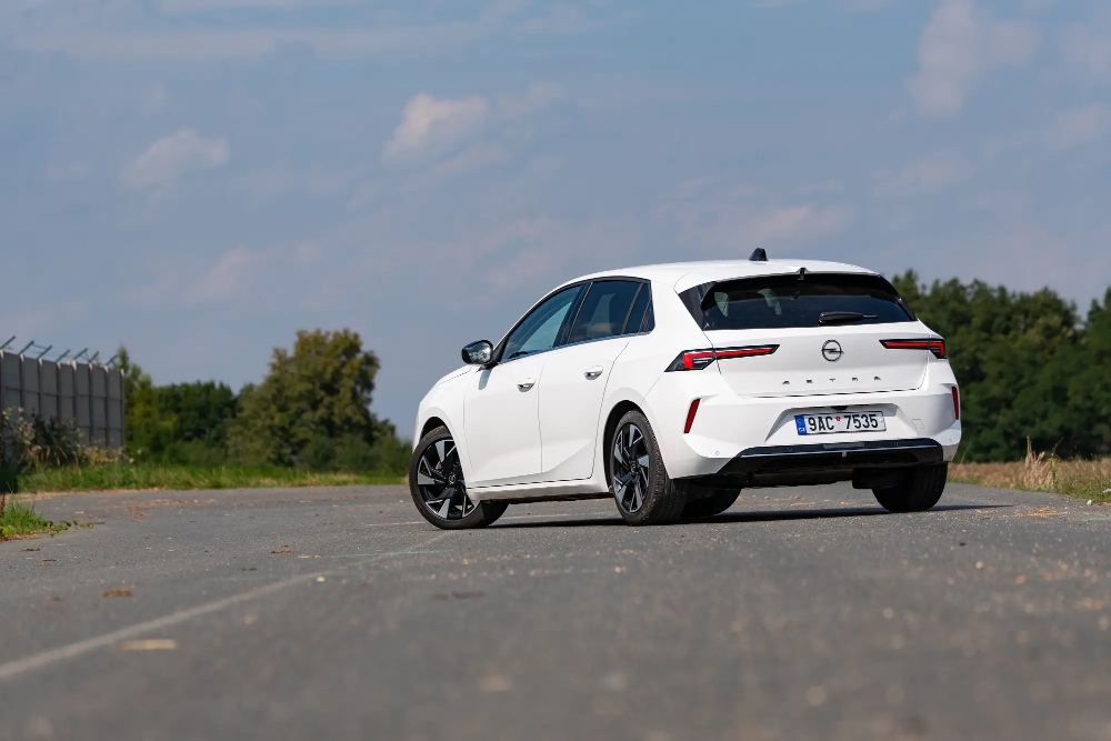 اوبل-استرا-المربع-نت-23