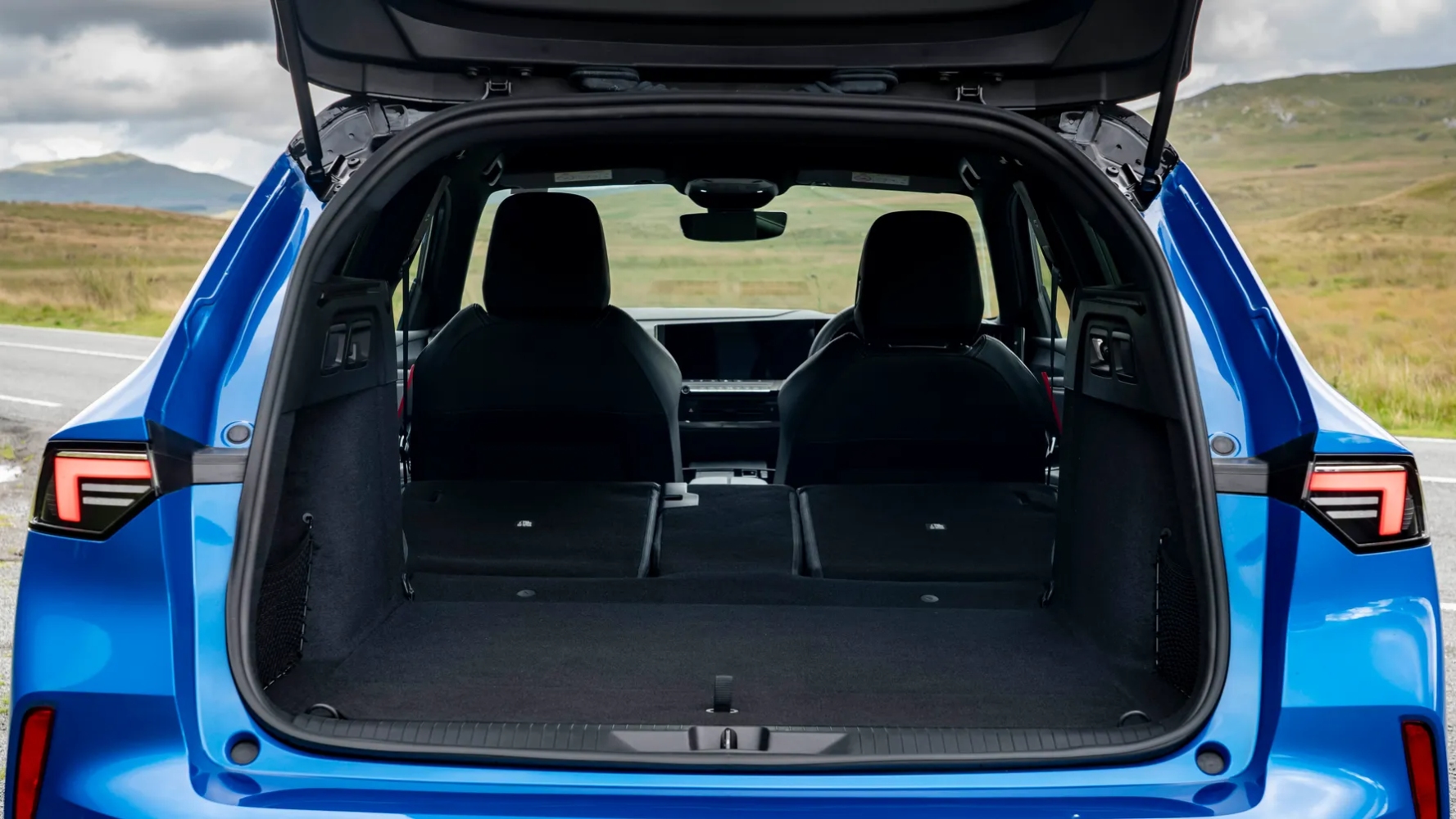 اوبل-استرا-سبورتس-تورير-المربع-نت-12