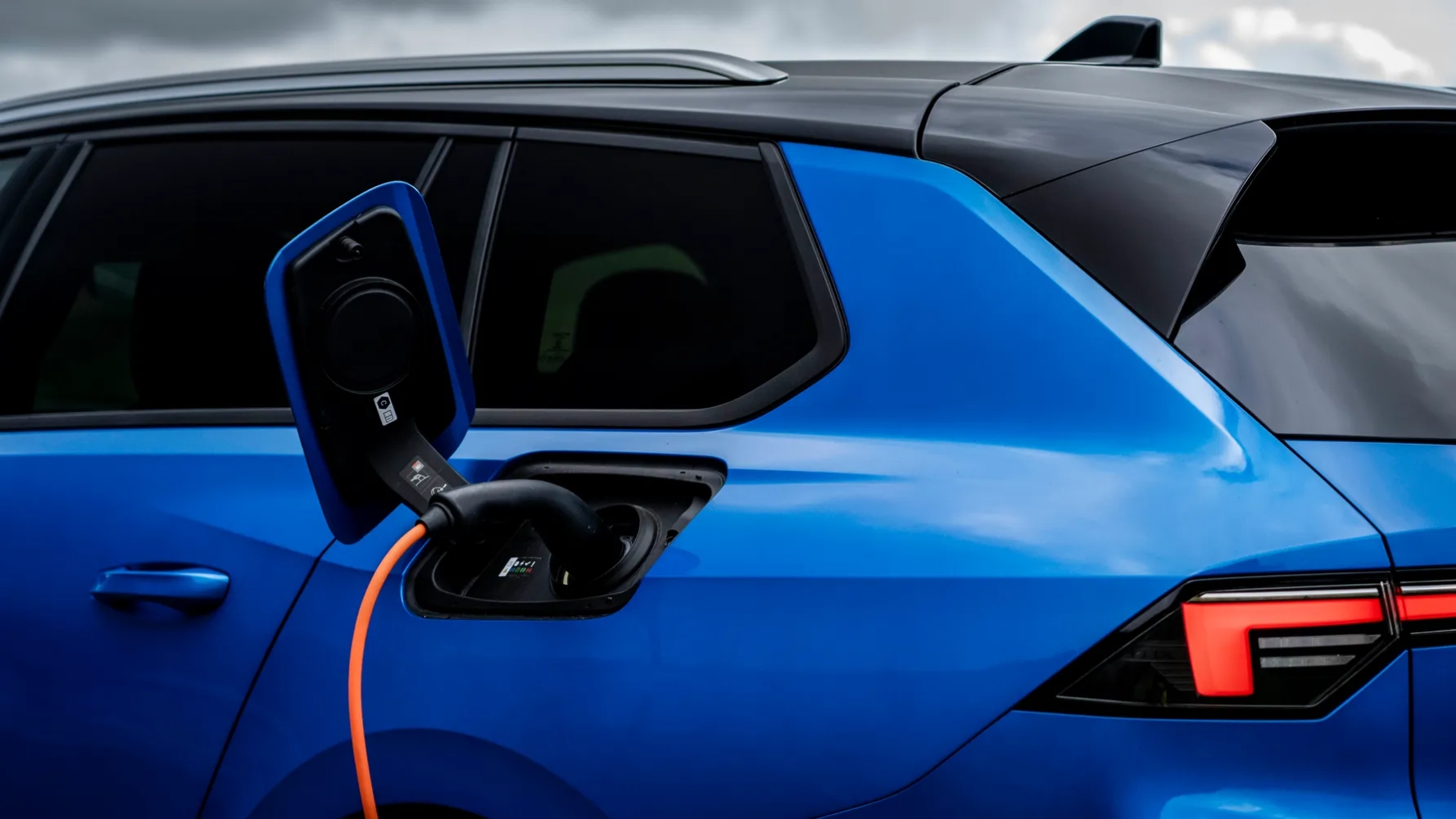 اوبل-استرا-سبورتس-تورير-المربع-نت-14