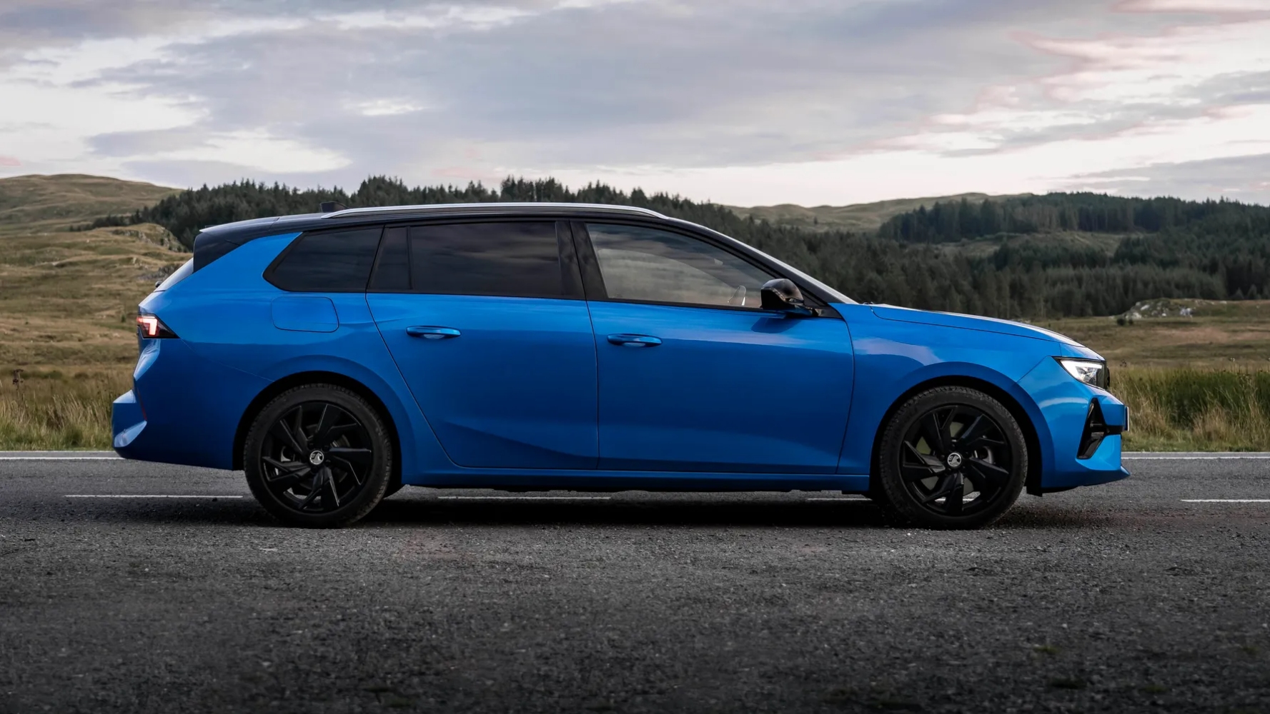 اوبل-استرا-سبورتس-تورير-المربع-نت-22