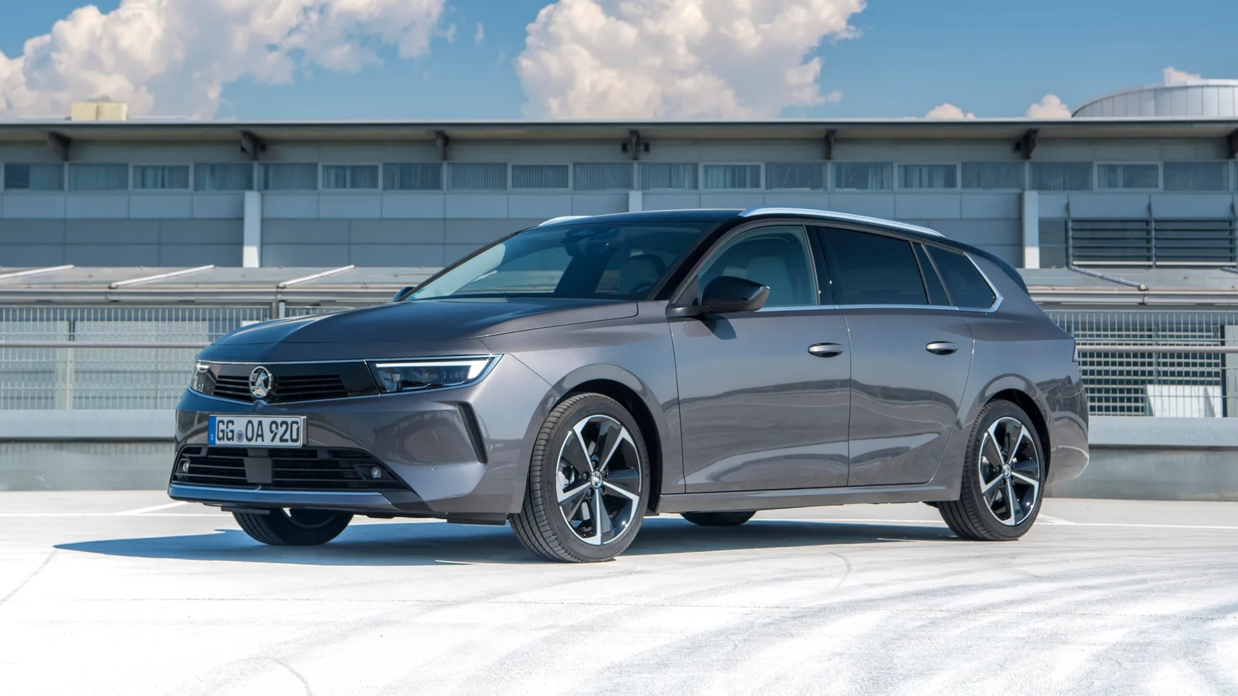 اوبل-استرا-سبورتس-تورير-المربع-نت-23